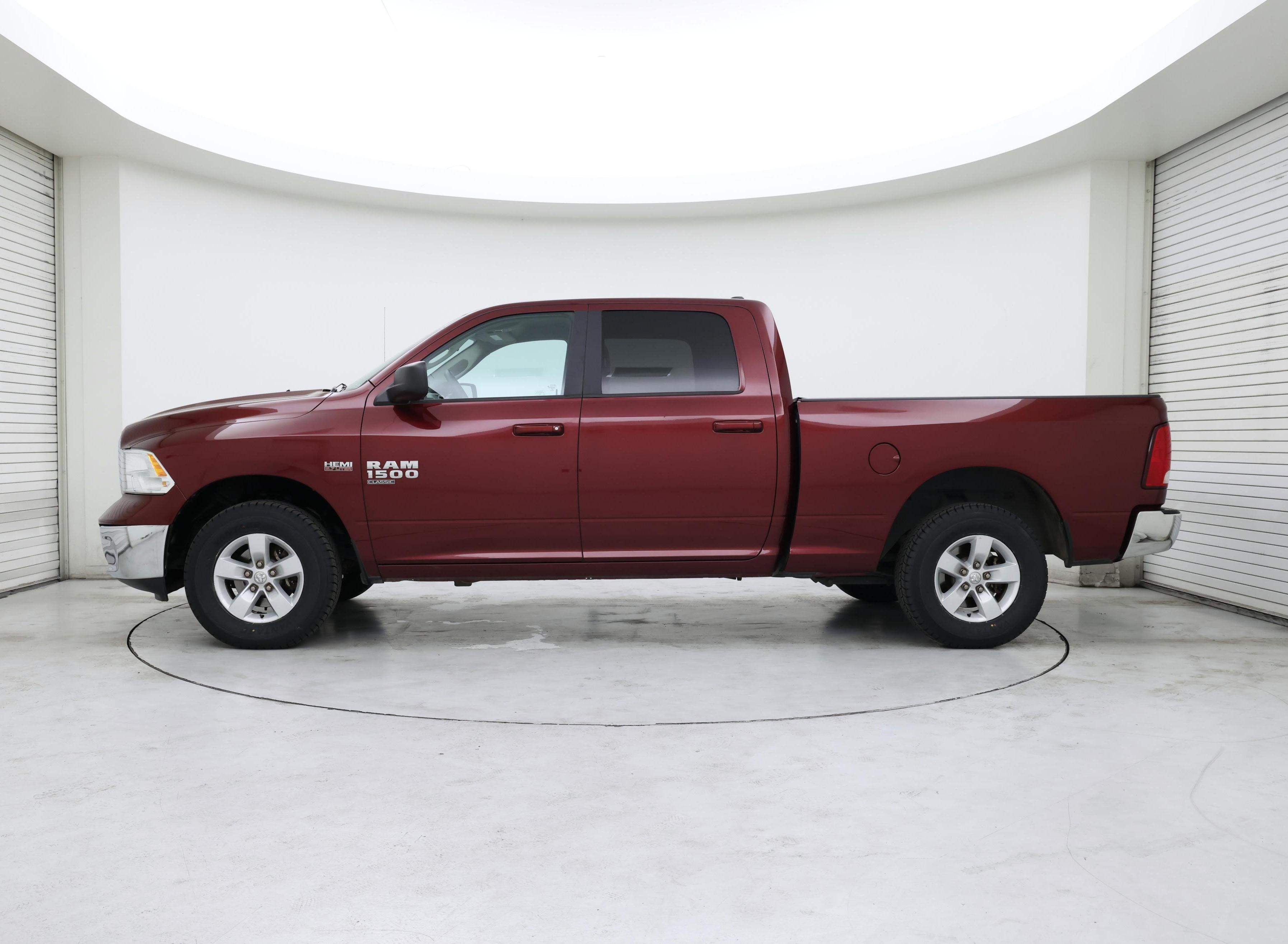 Thumbnail: 2020 RAM 1500 Classic - 3