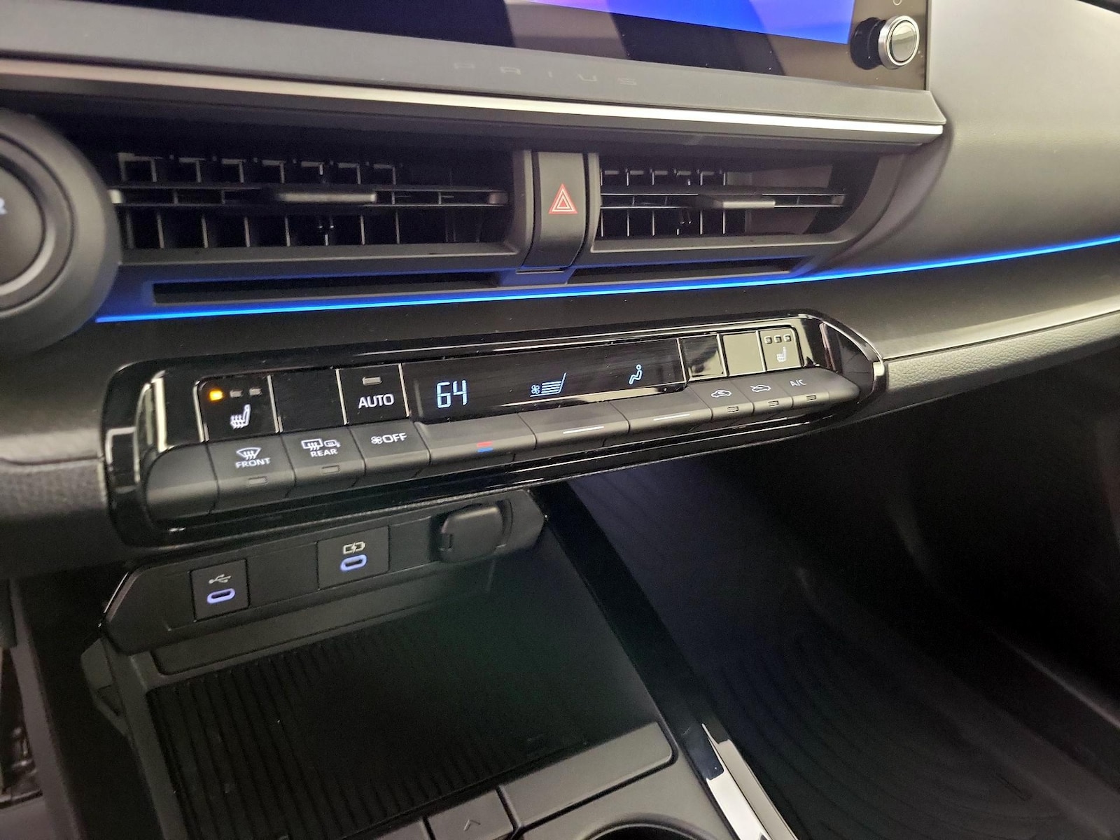 2026 Toyota Prius Nightshade - Photo 17