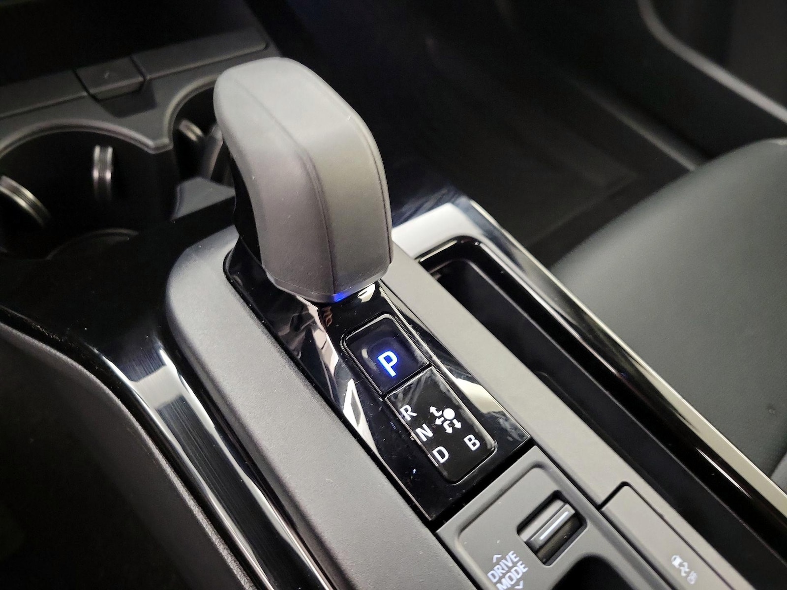 2026 Toyota Prius Nightshade - Photo 18
