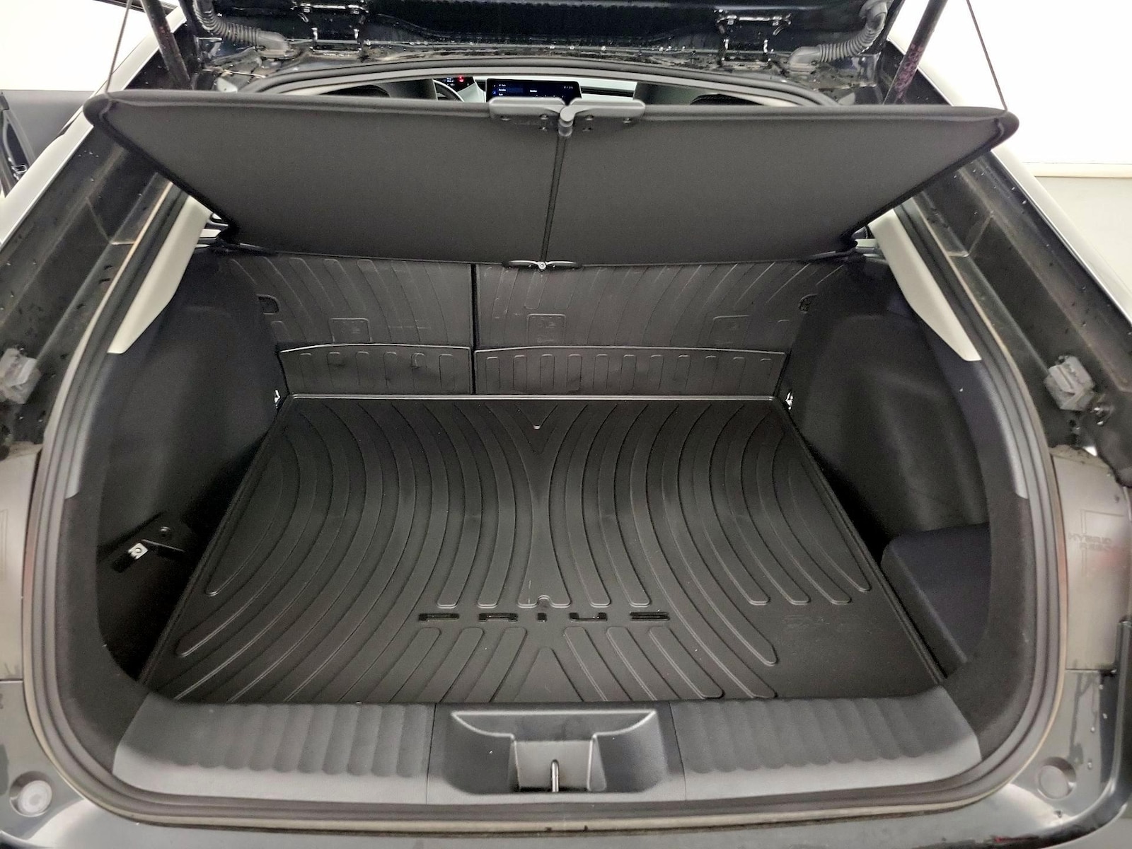 2026 Toyota Prius Nightshade - Photo 21