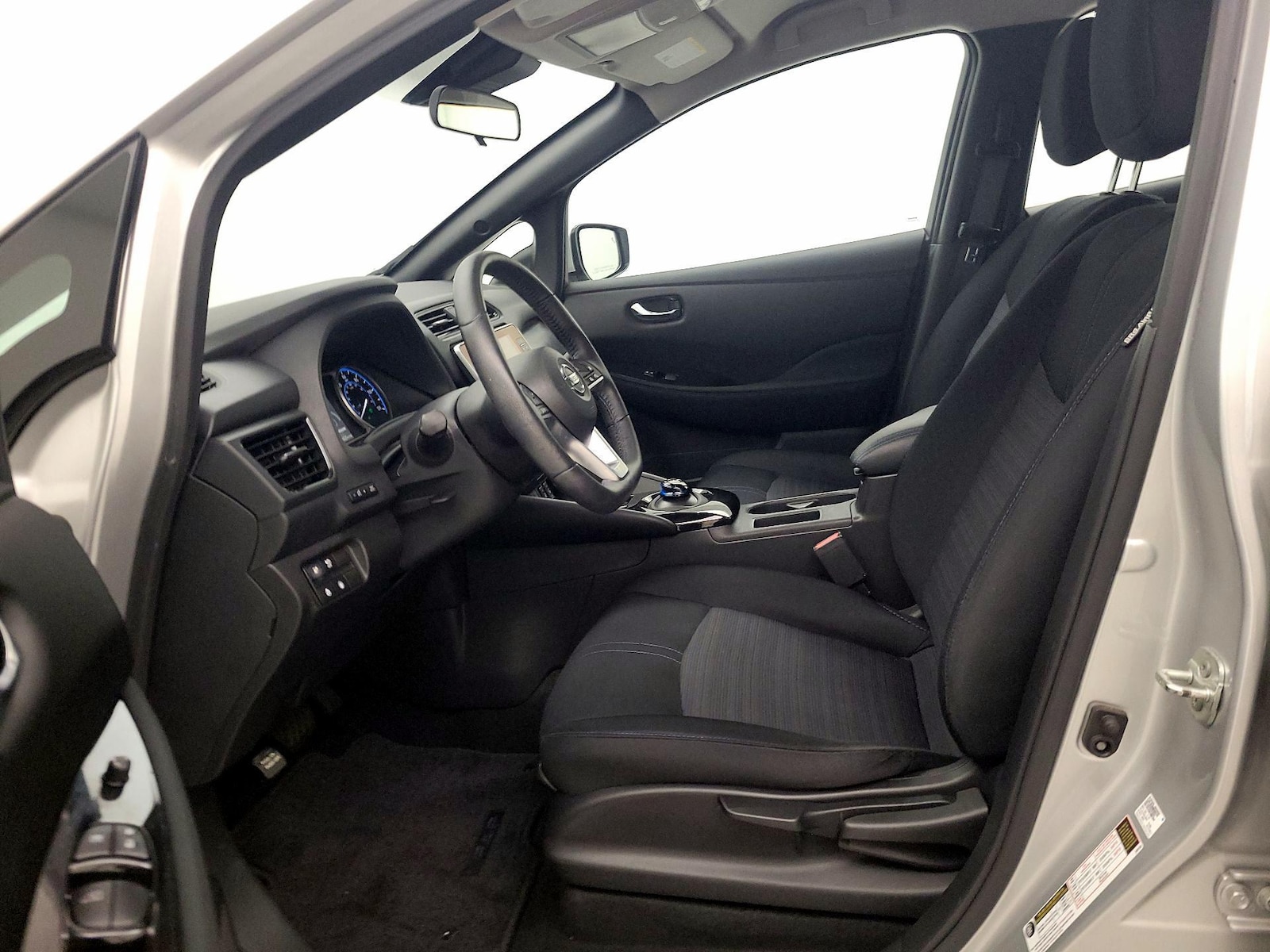 2022 Nissan LEAF SV - Photo 12