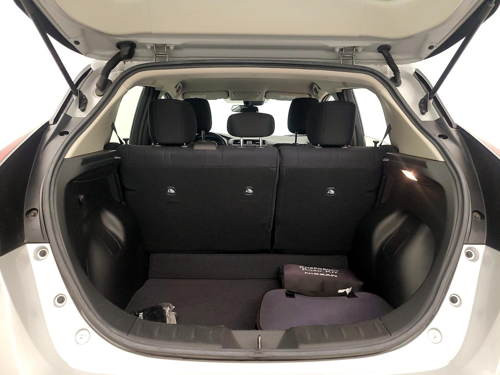 2022 Nissan LEAF SV - Photo 21