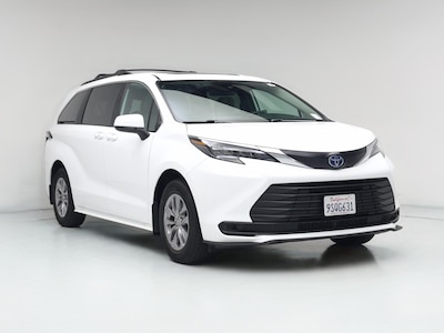 2025 Toyota Sienna LE