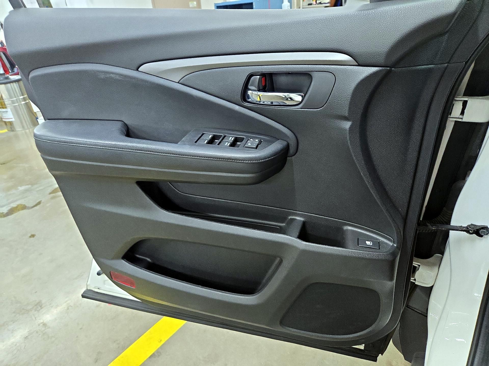 Thumbnail: 2019 Honda Passport - 12