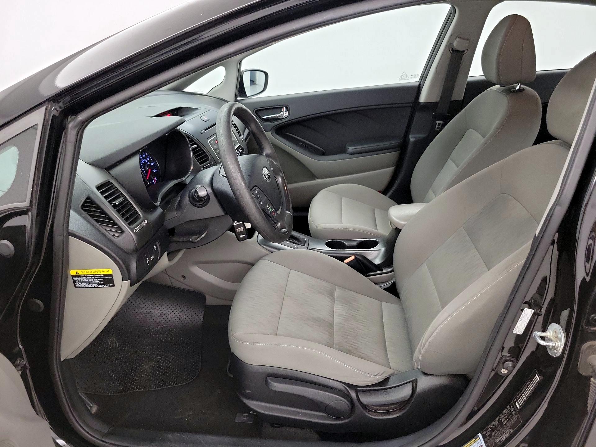 Thumbnail: 2016 Kia Forte - 11