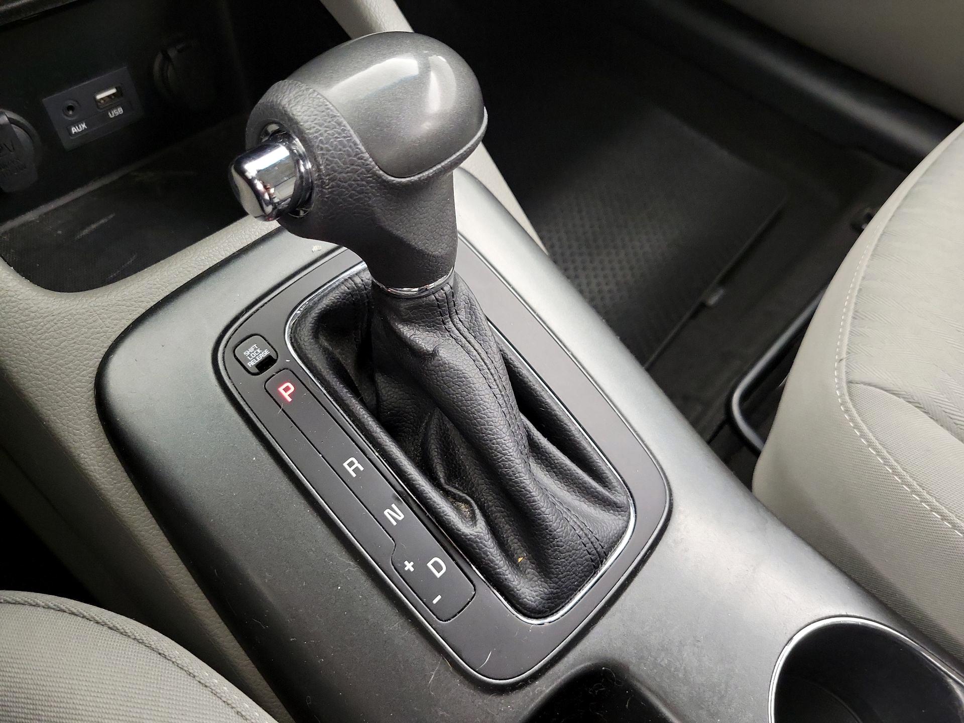 Thumbnail: 2016 Kia Forte - 16