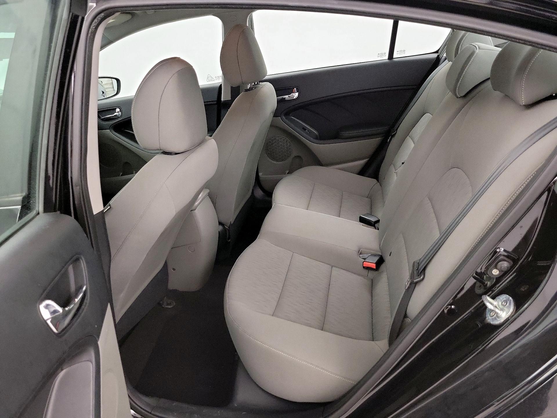 Thumbnail: 2016 Kia Forte - 18