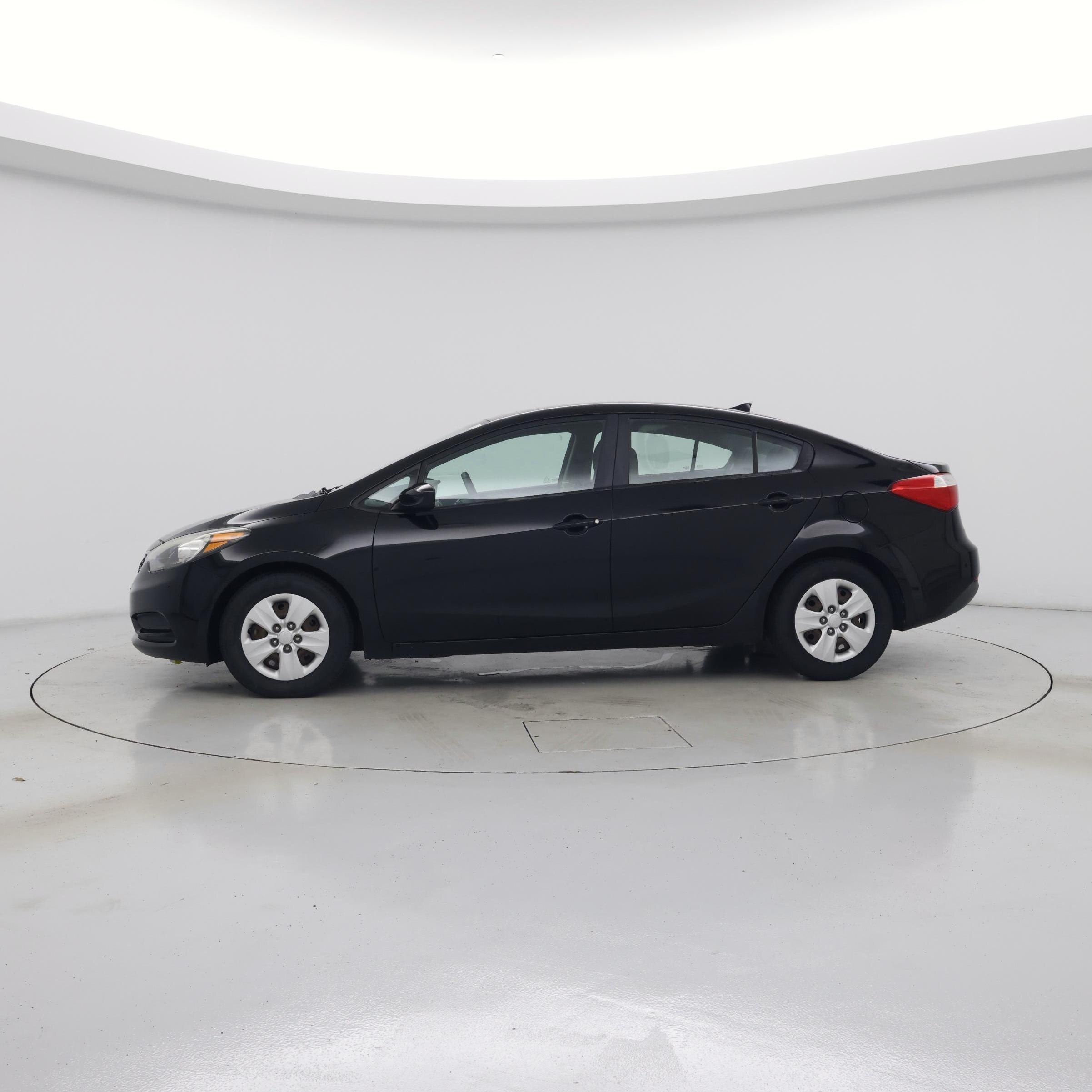Thumbnail: 2016 Kia Forte - 3