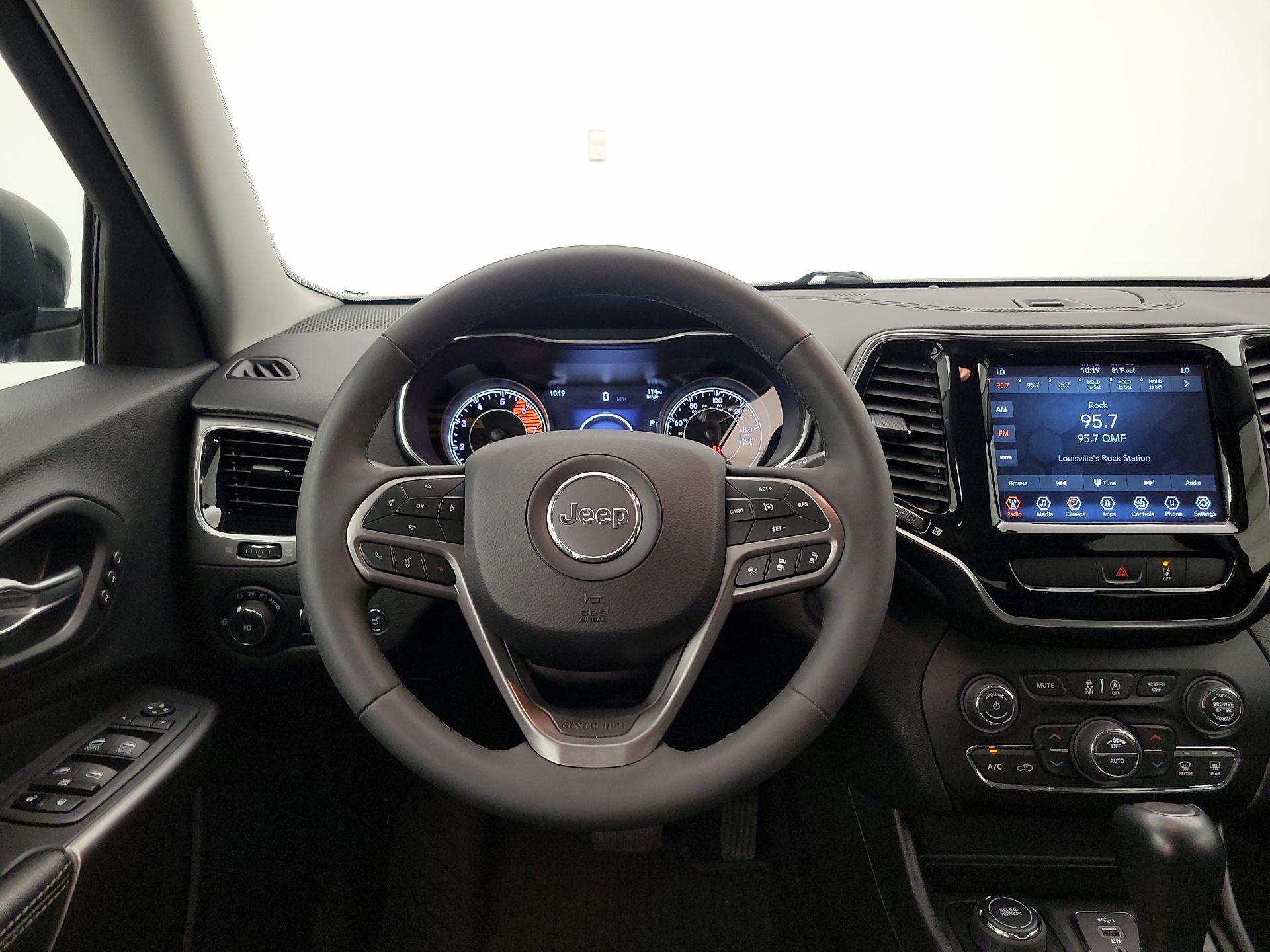 Thumbnail: 2022 Jeep Cherokee - 10
