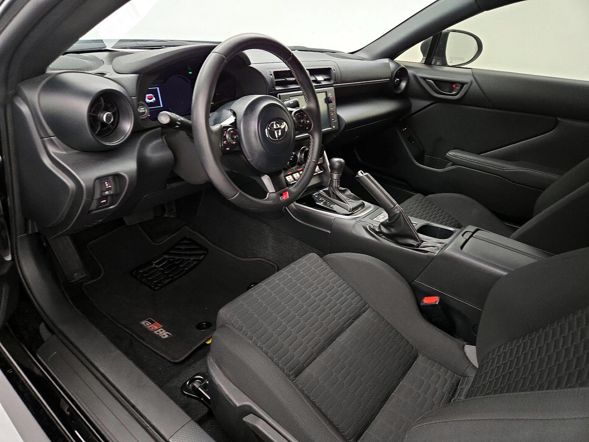 Thumbnail: 2024 Toyota GR86 - 9