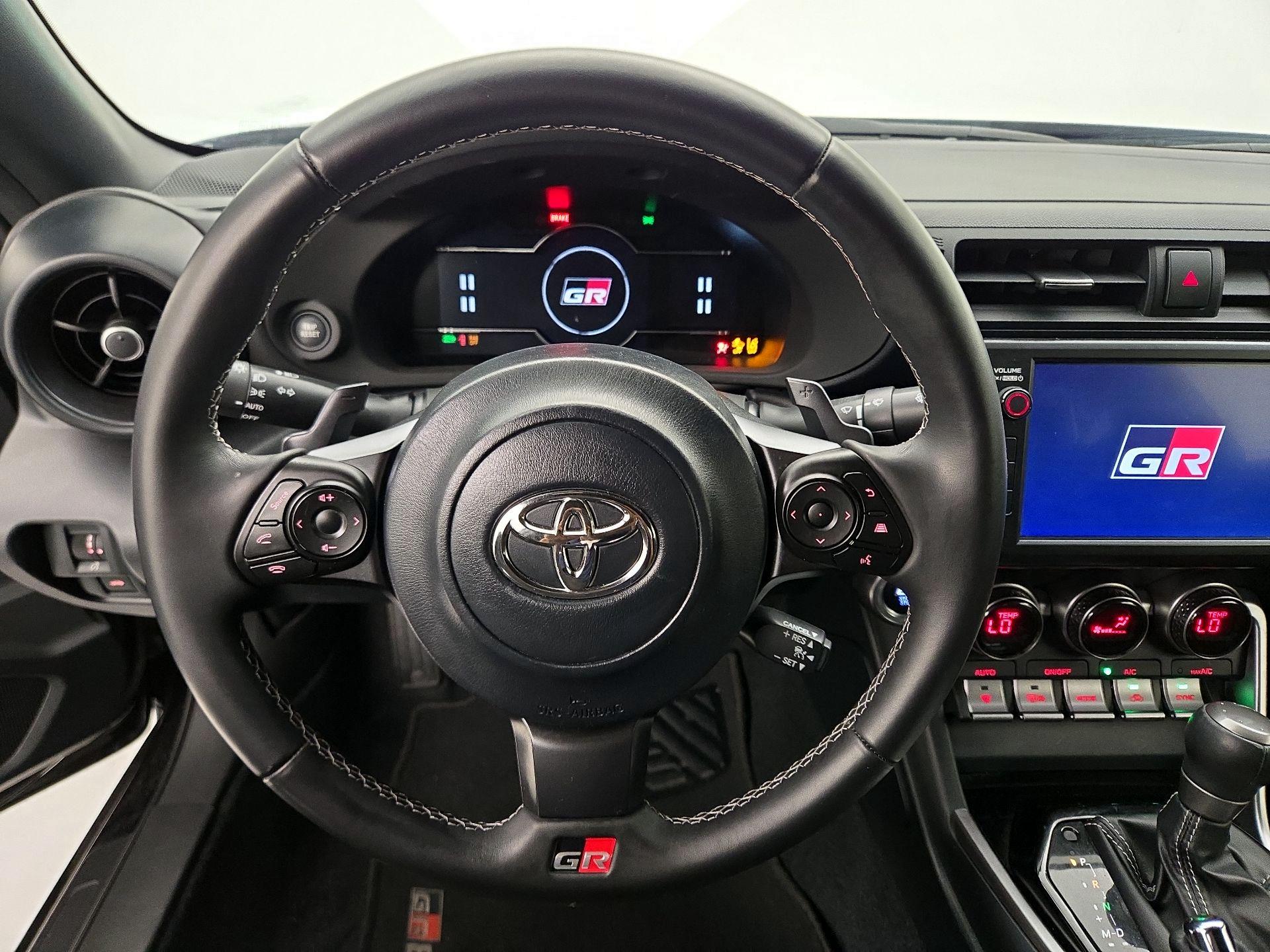 Thumbnail: 2024 Toyota GR86 - 10