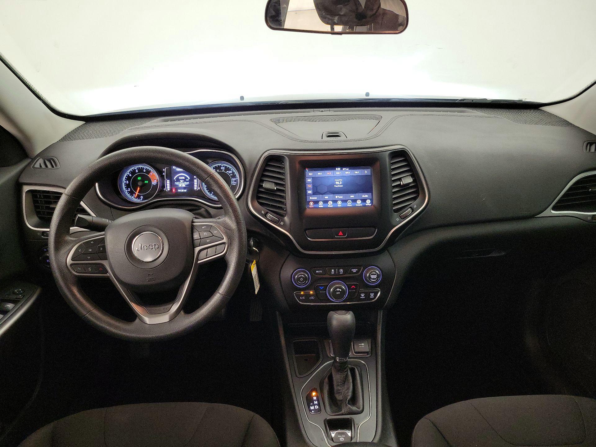 Thumbnail: 2019 Jeep Cherokee - 9