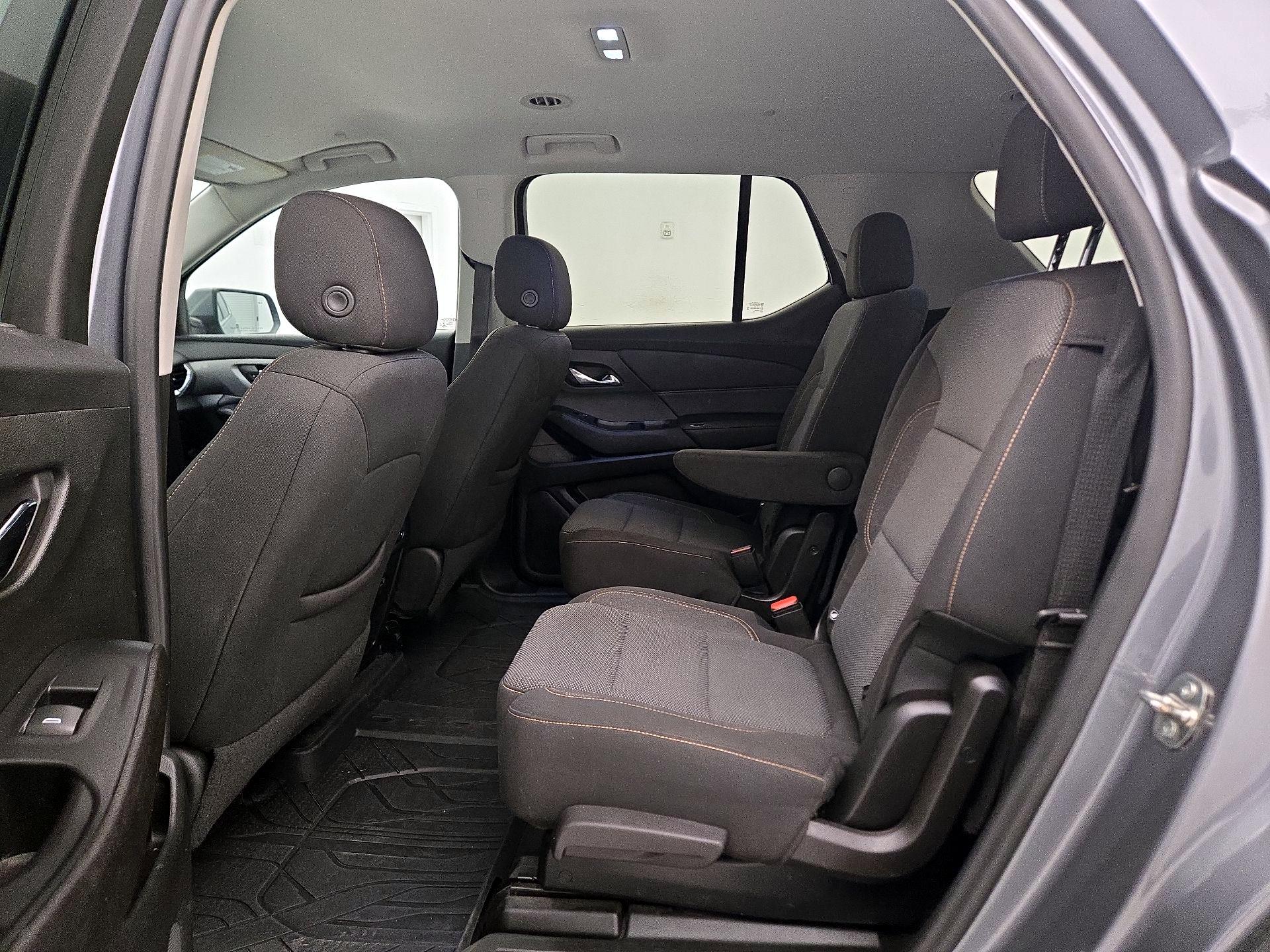 Thumbnail: 2021 Chevrolet Traverse - 17
