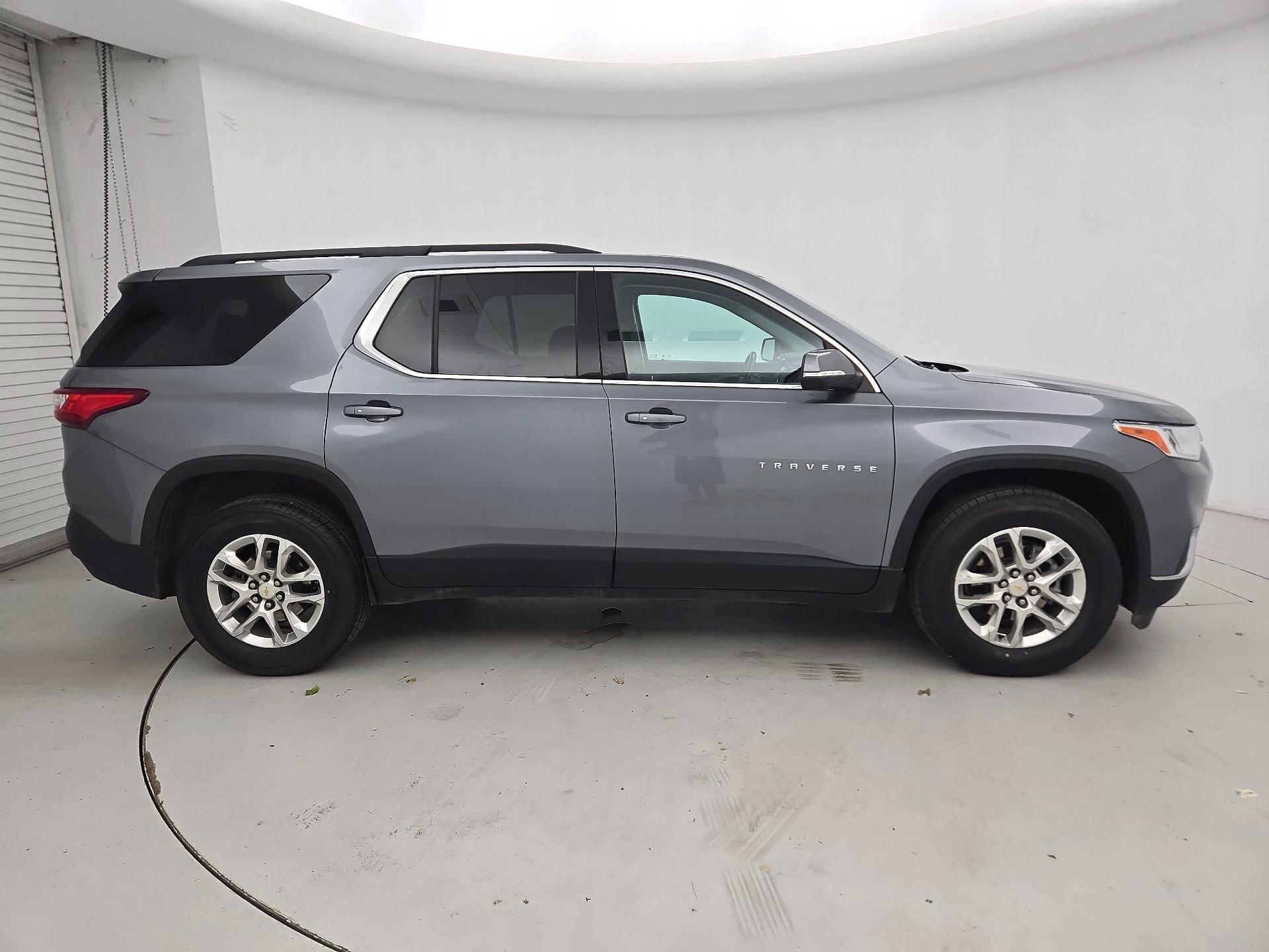 Thumbnail: 2021 Chevrolet Traverse - 4
