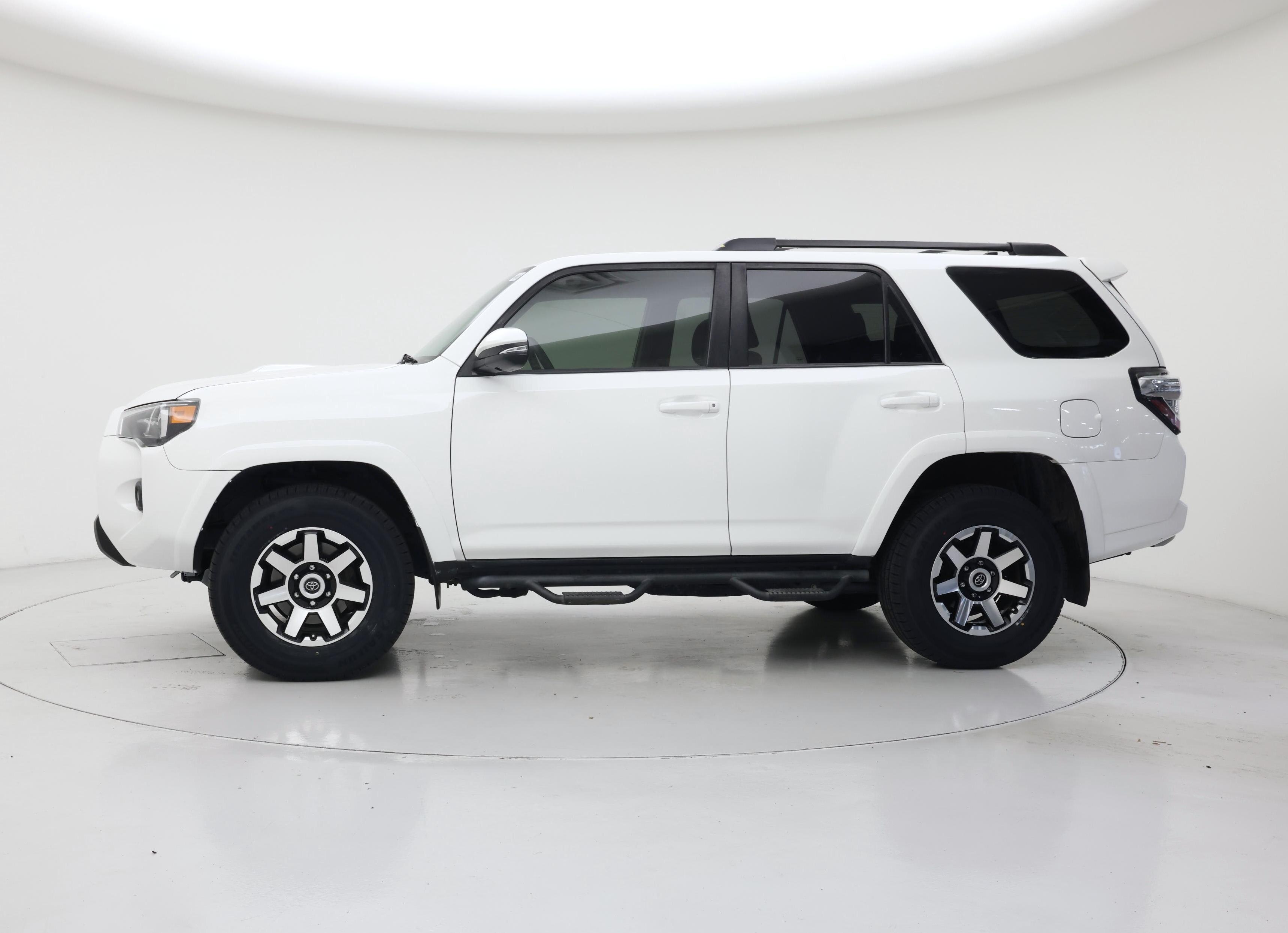 Thumbnail: 2020 Toyota 4Runner - 3