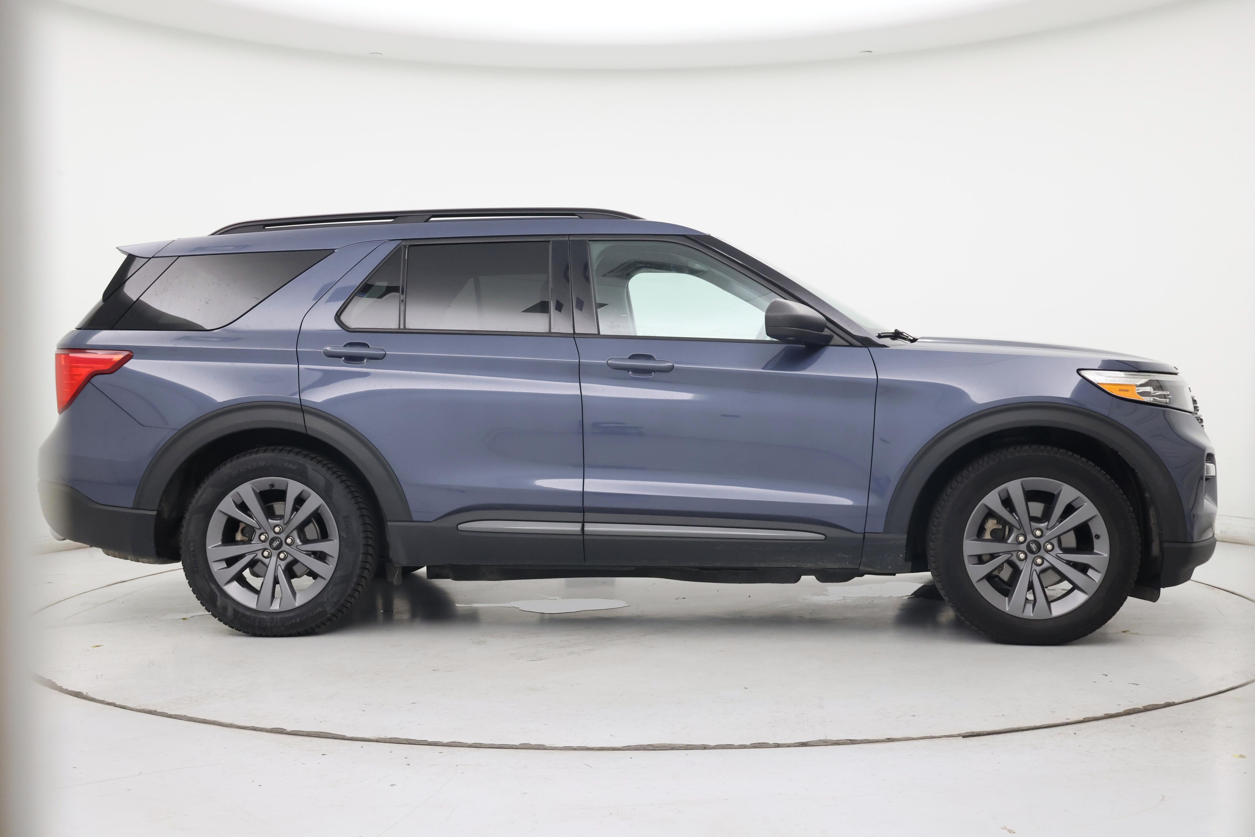 Thumbnail: 2021 Ford Explorer - 7