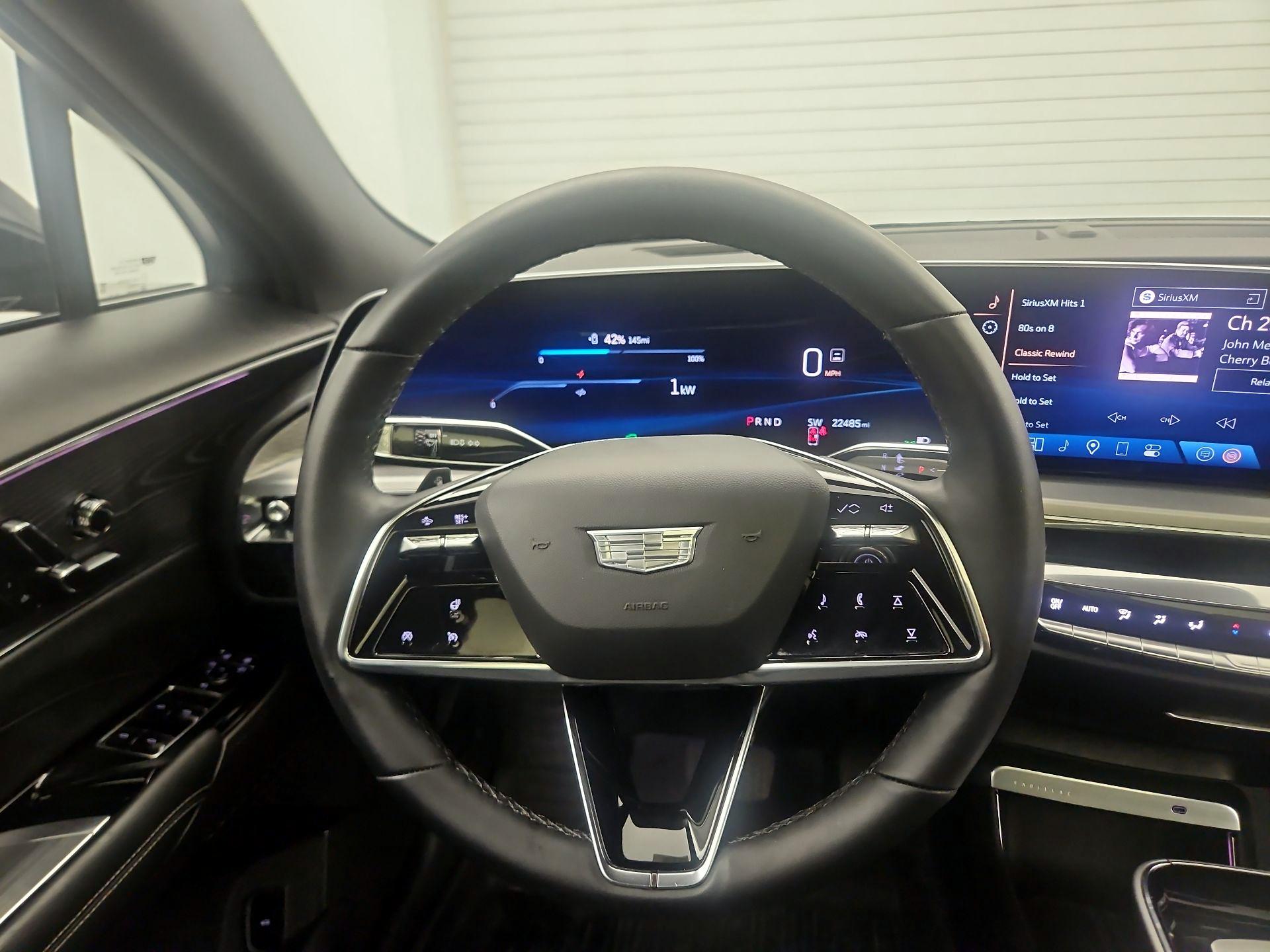 Thumbnail: 2024 Cadillac Lyriq - 10
