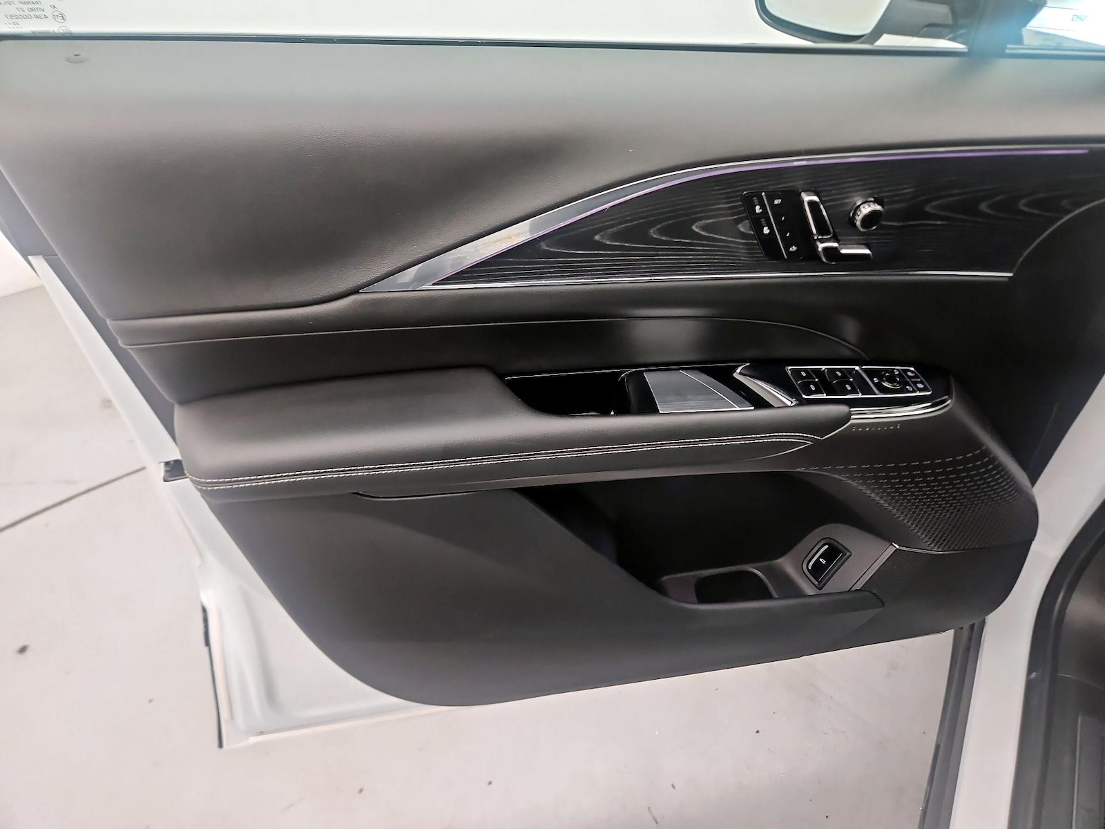 2024 Cadillac LYRIQ Luxury 1 - Photo 13