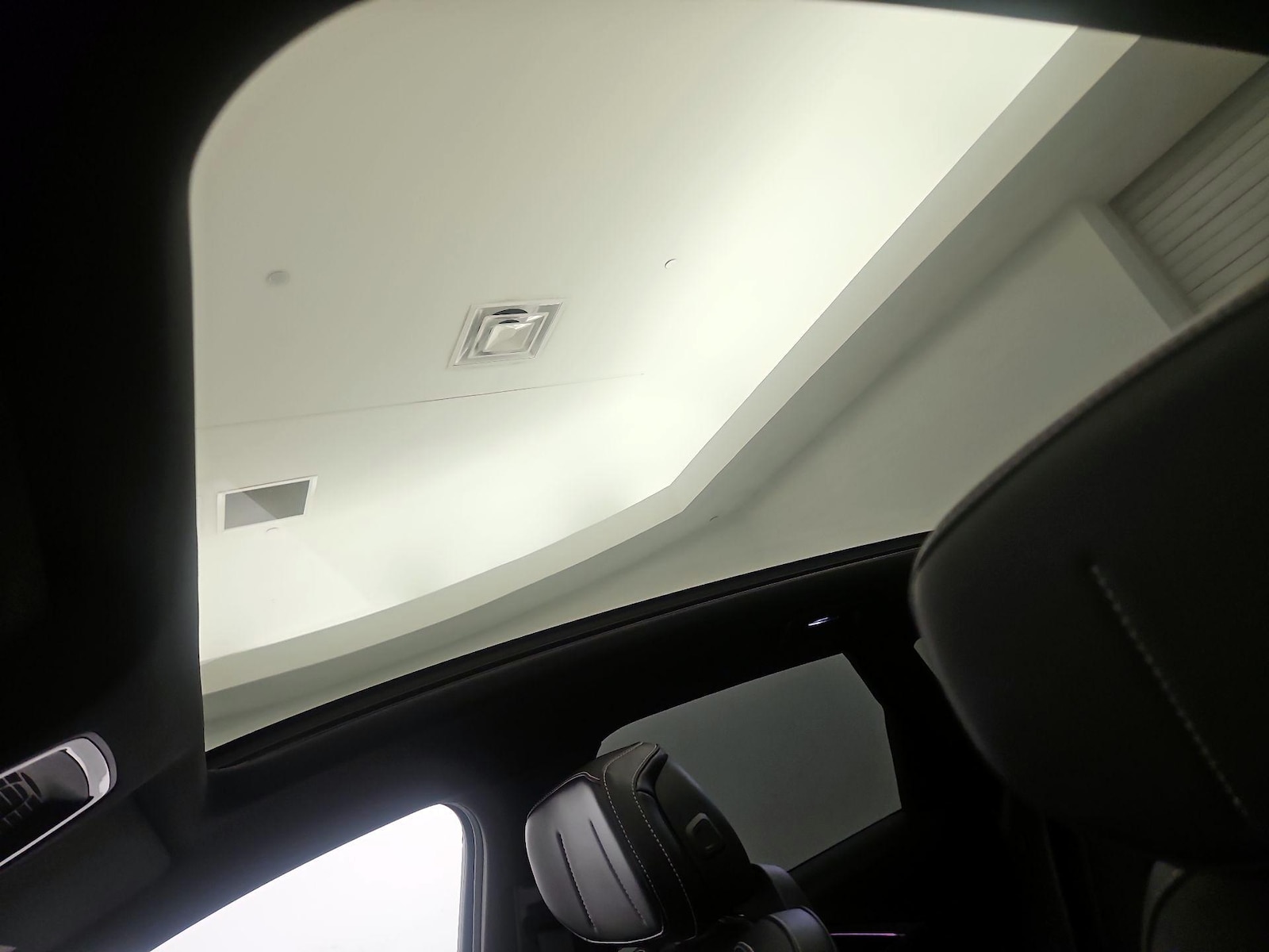 2024 Cadillac LYRIQ Luxury 1 - Photo 20