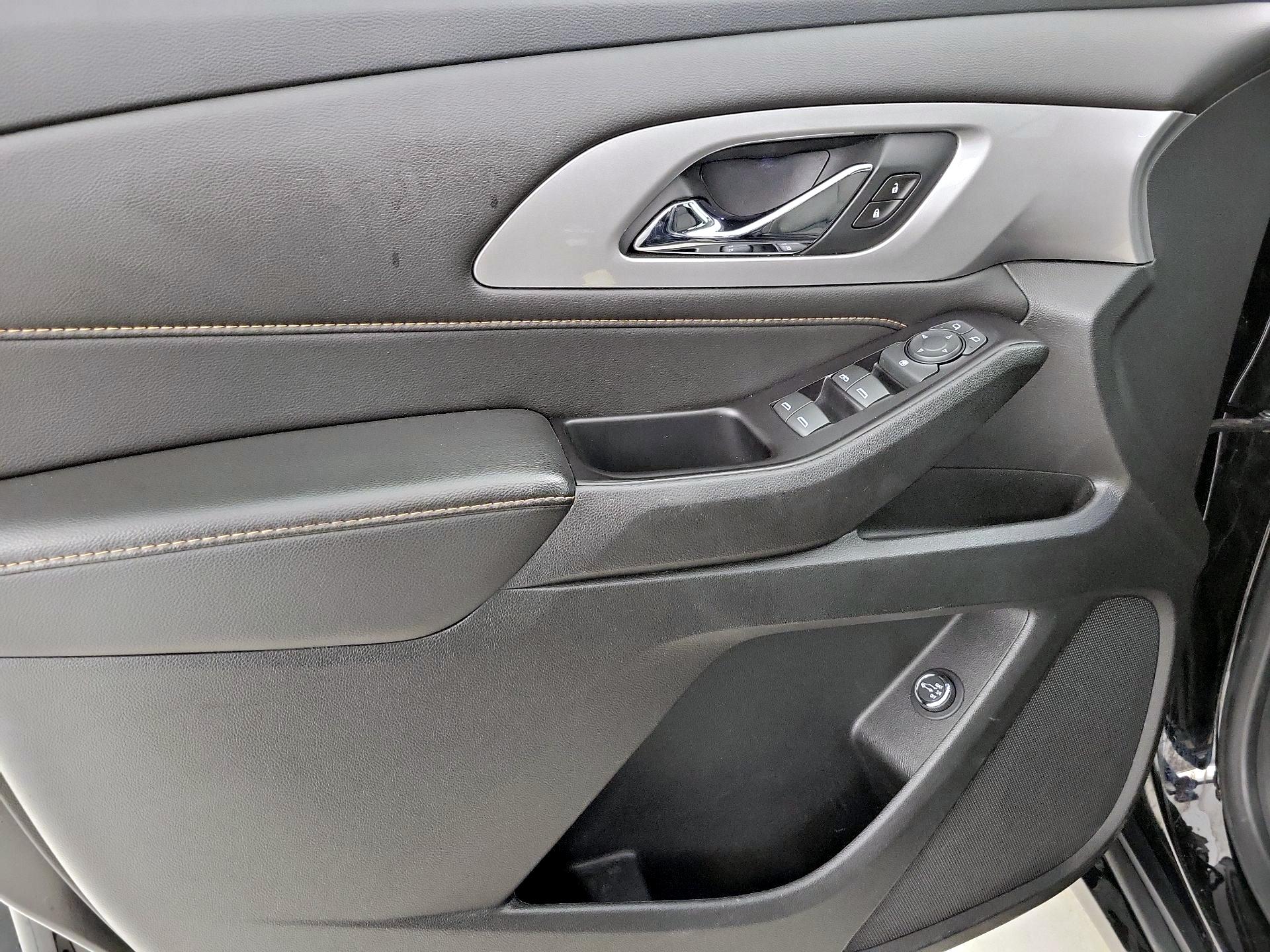 Thumbnail: 2020 Chevrolet Traverse - 12