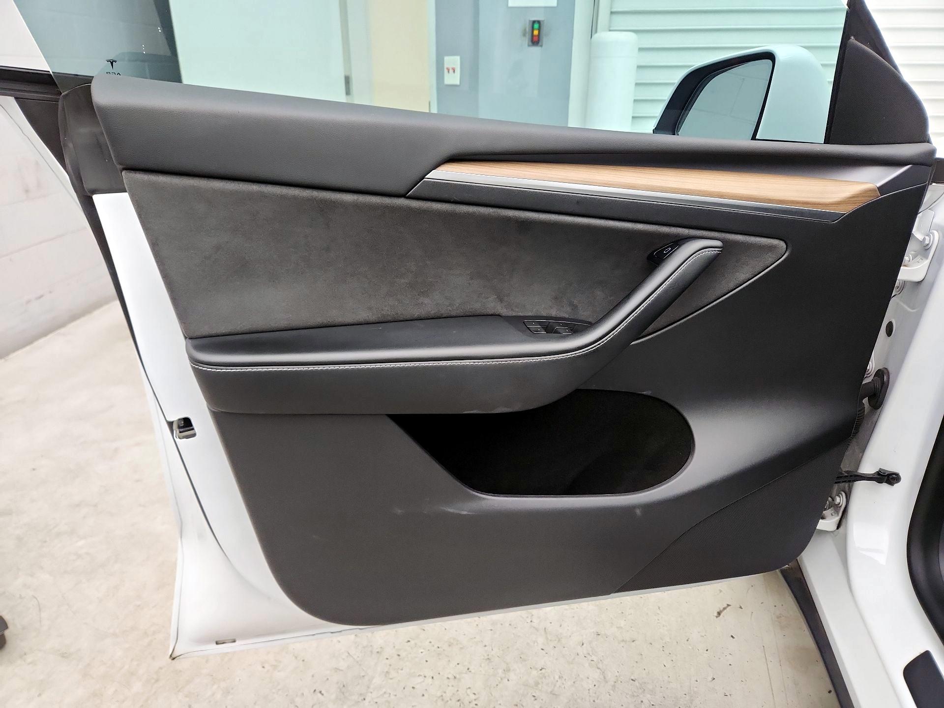 Thumbnail: 2023 Tesla Model Y - 12