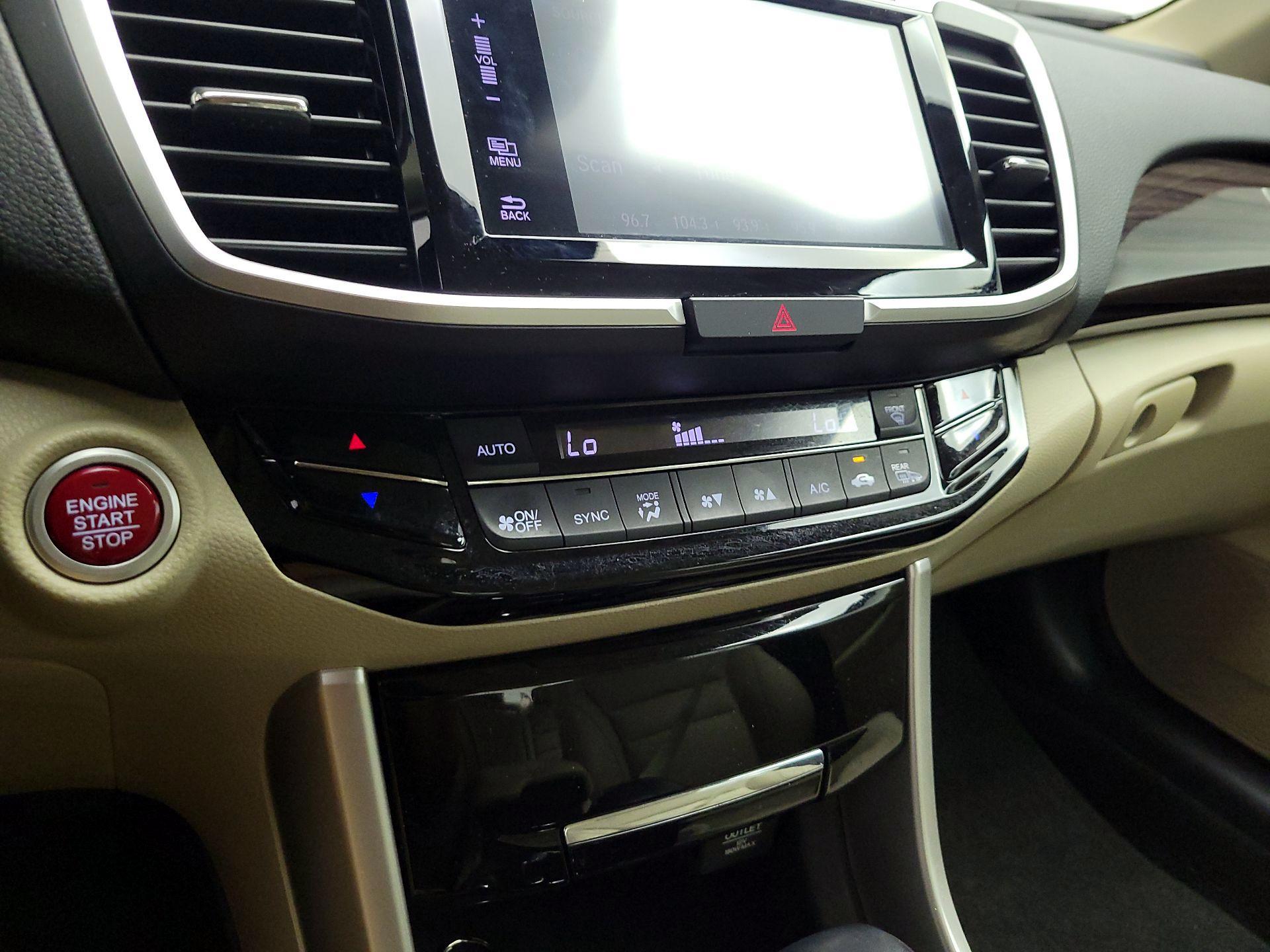 Thumbnail: 2016 Honda Accord - 16
