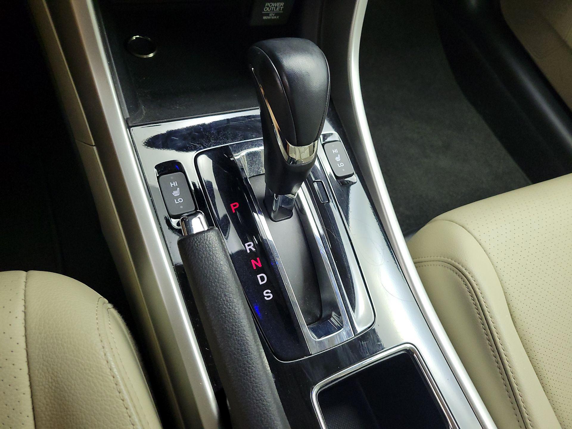 Thumbnail: 2016 Honda Accord - 17