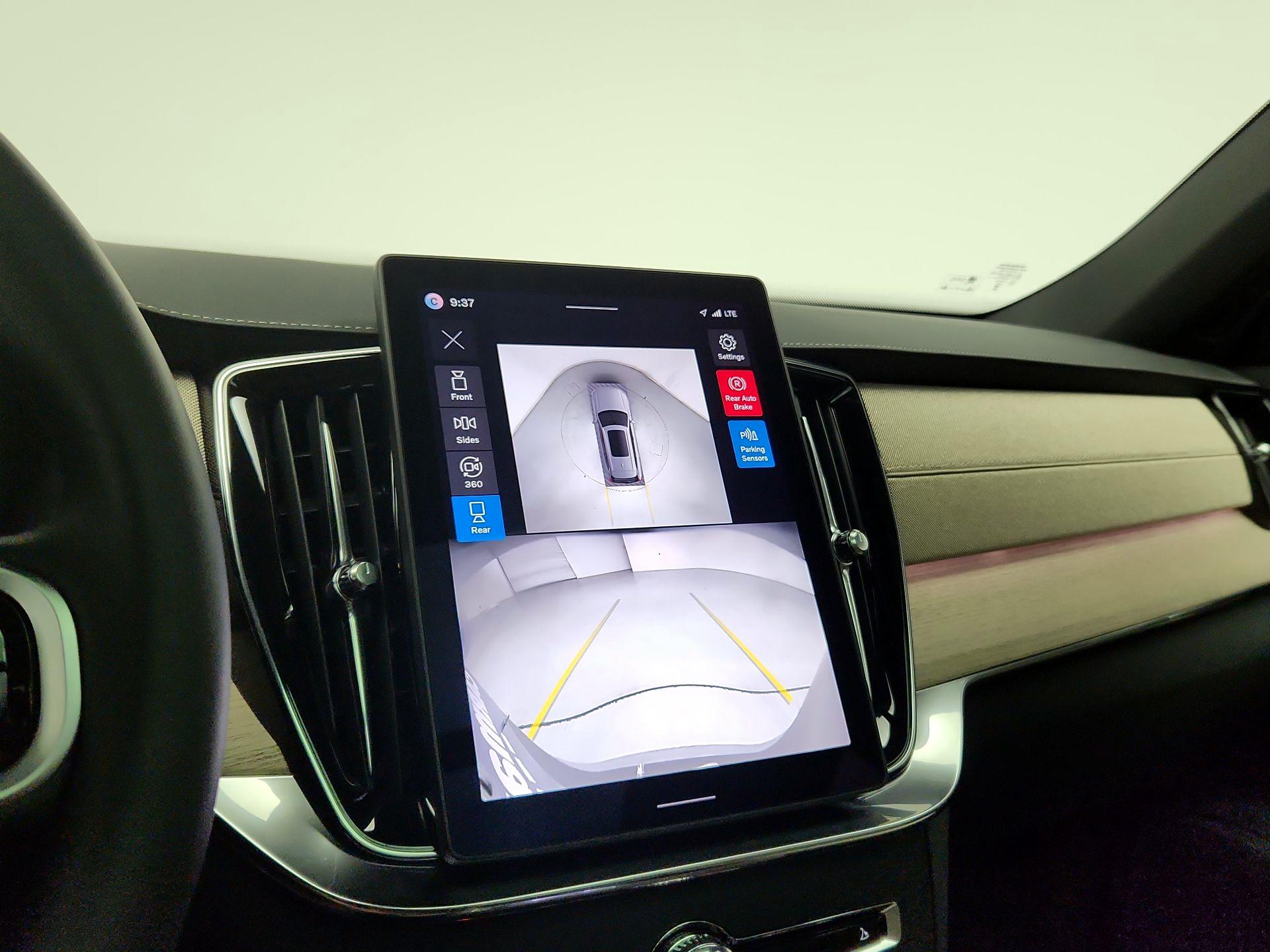 Thumbnail: 2025 Volvo XC90 - 15