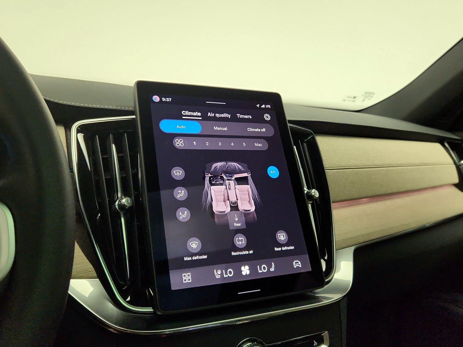 Thumbnail: 2025 Volvo XC90 - 17