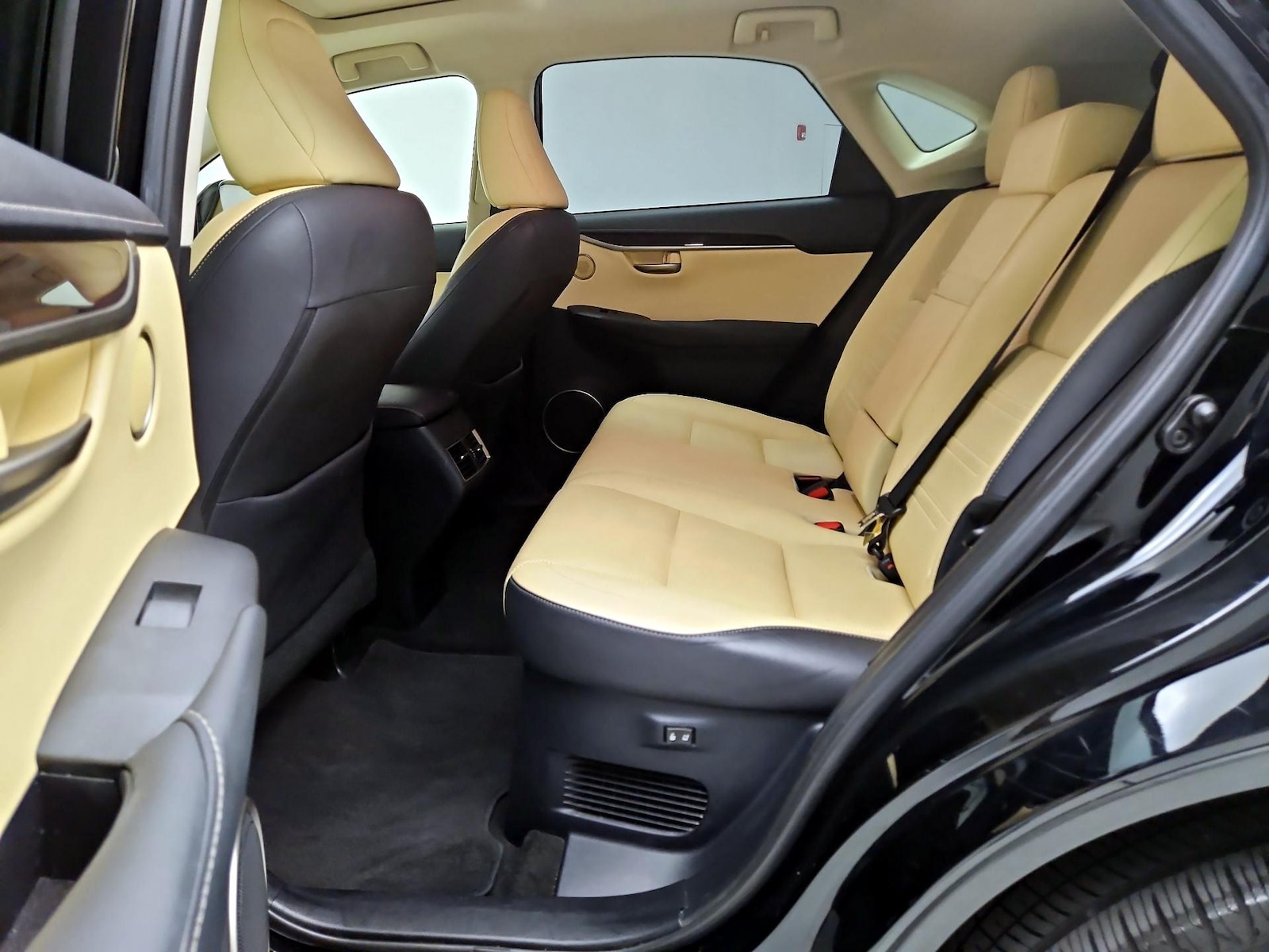 2015 Lexus NX 200t - Photo 22