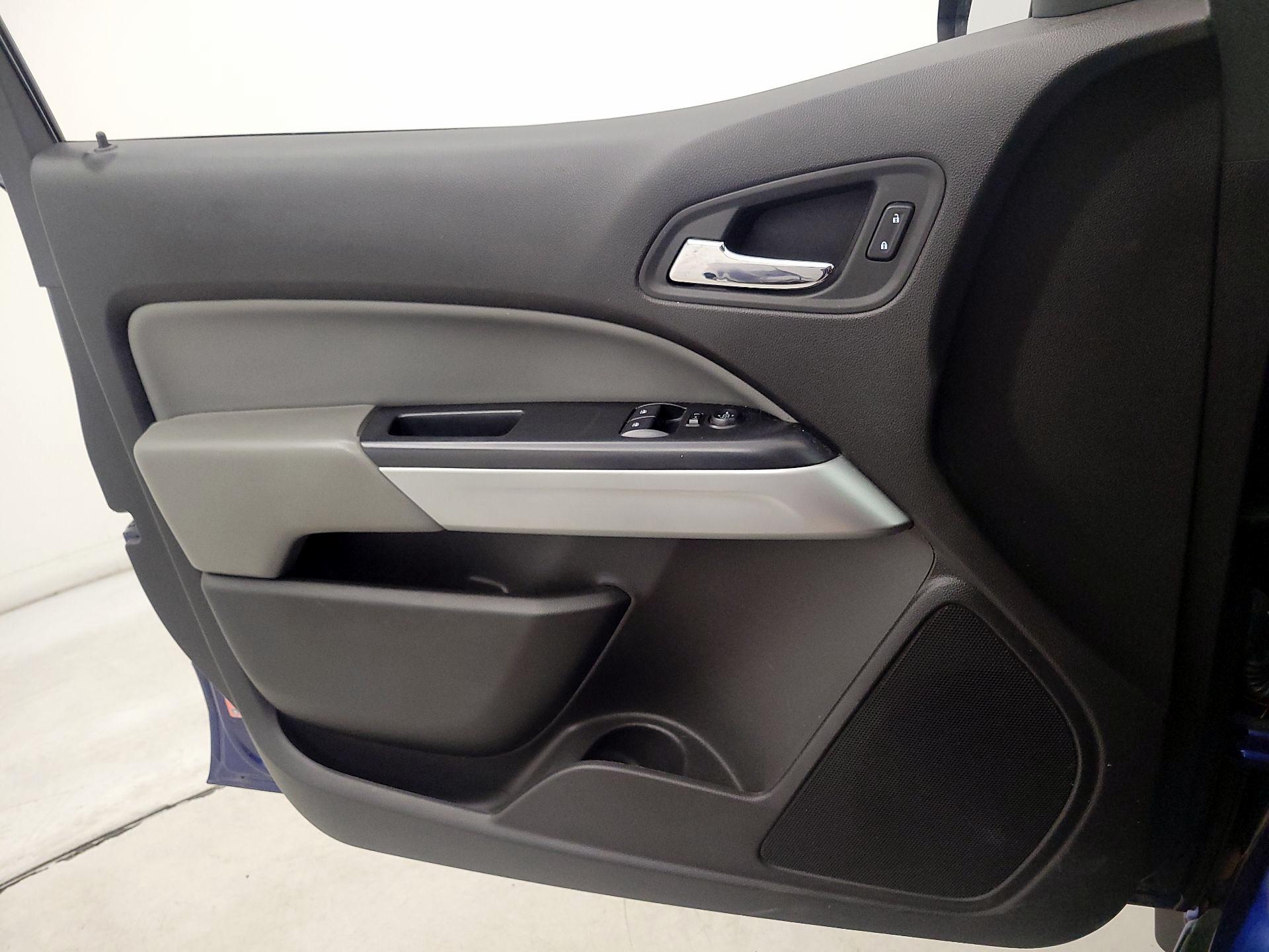 Thumbnail: 2015 Chevrolet Colorado - 12