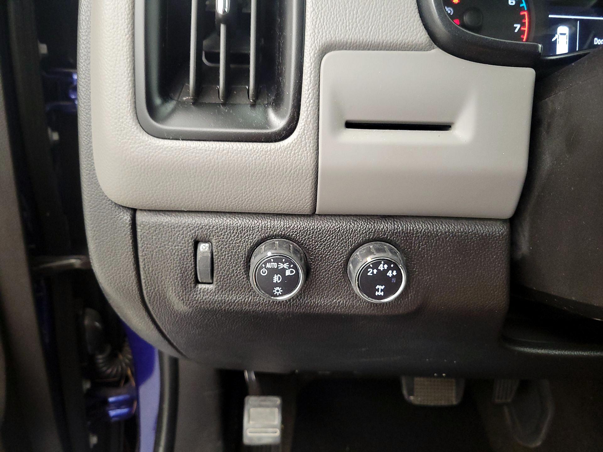 Thumbnail: 2015 Chevrolet Colorado - 13