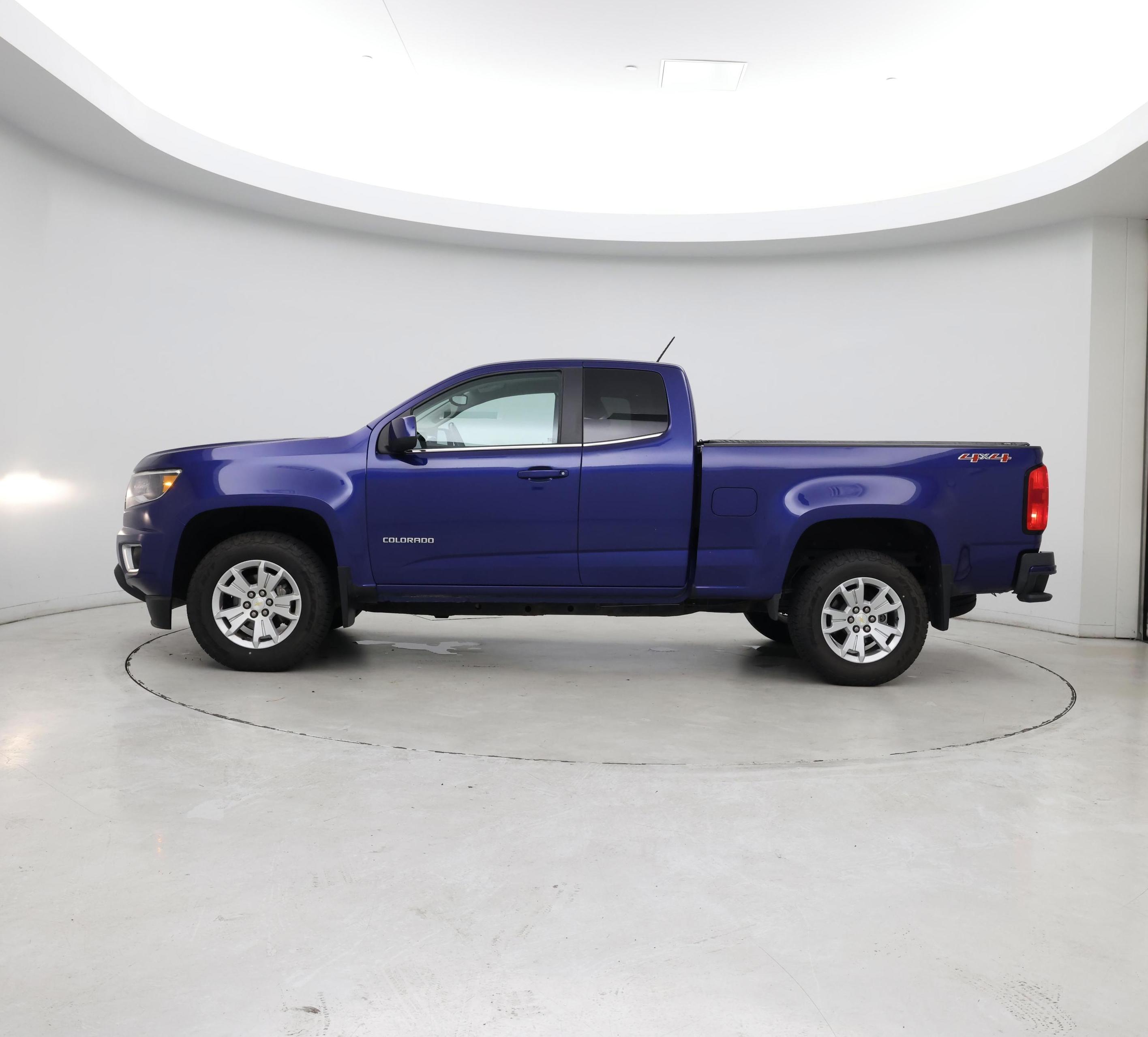 Thumbnail: 2015 Chevrolet Colorado - 3