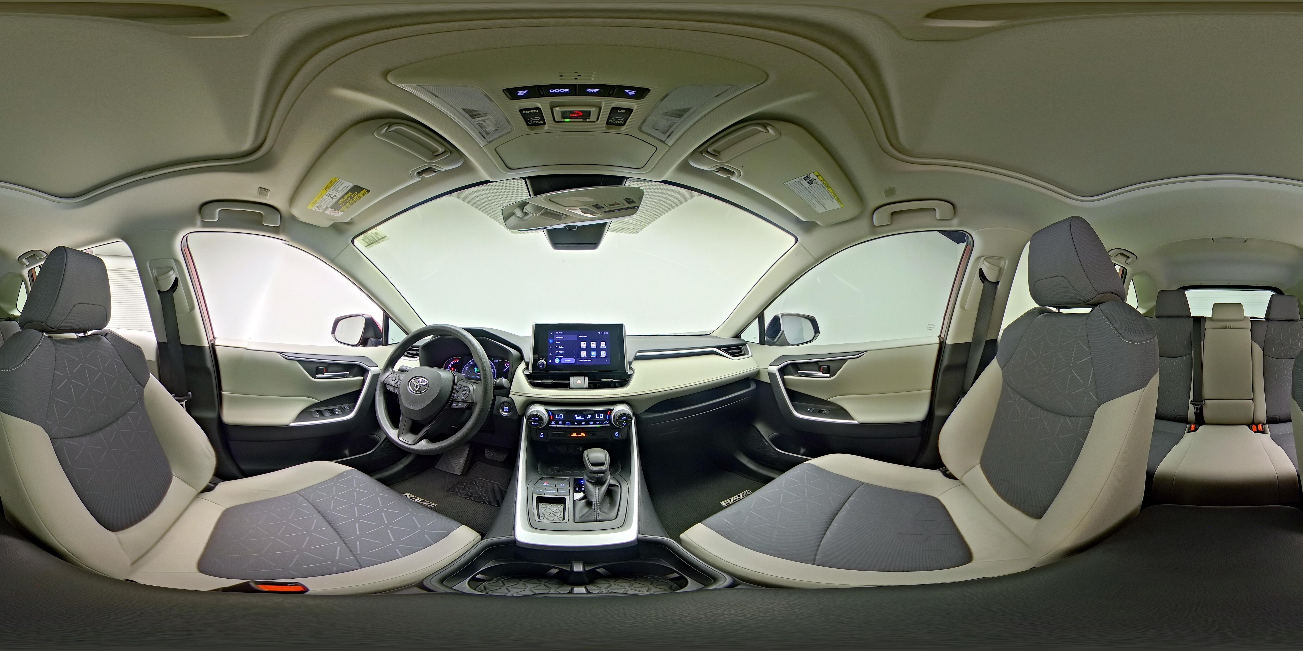 2025 Toyota RAV4 XLE - Photo 21