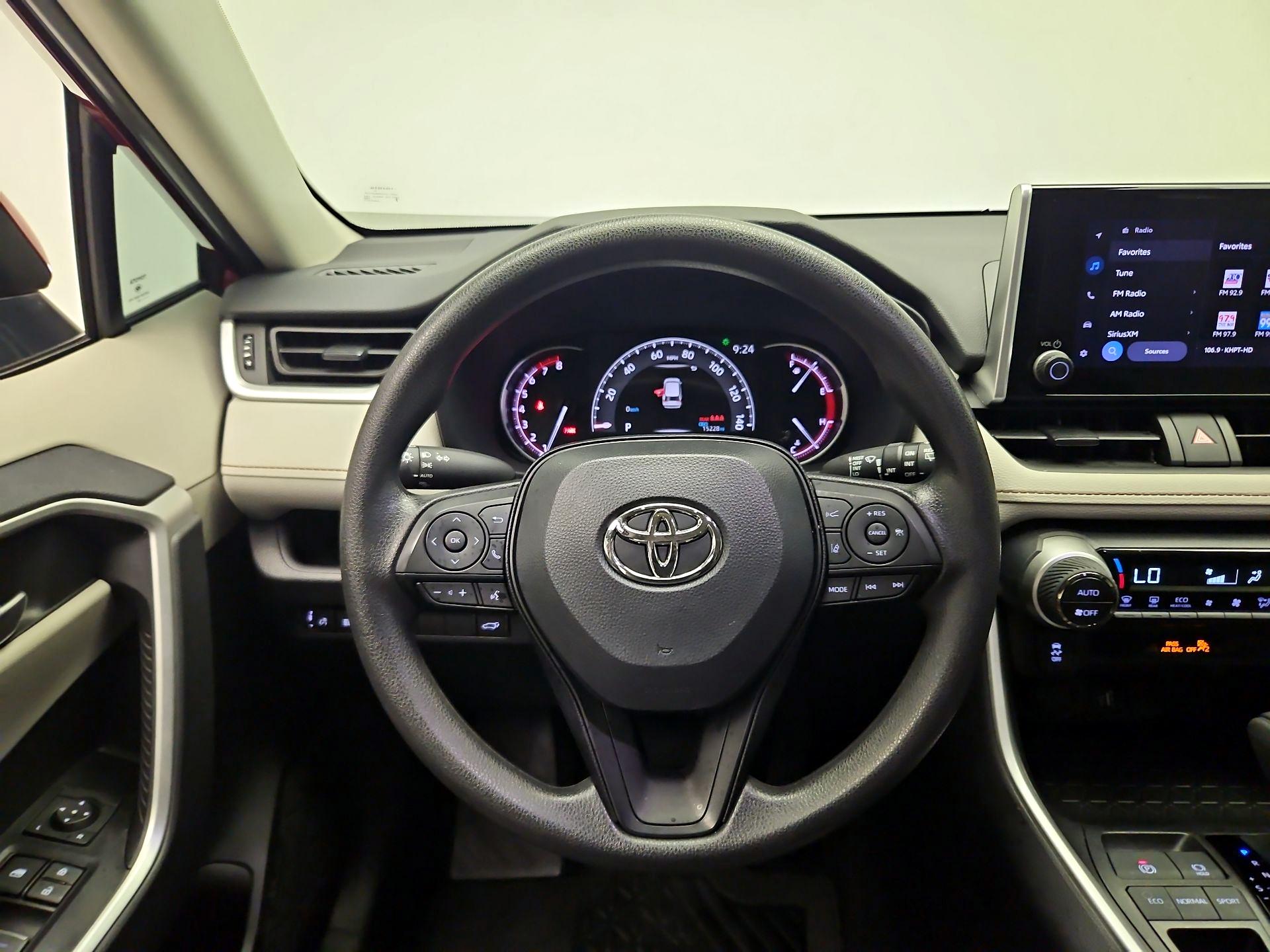 Thumbnail: 2025 Toyota RAV4 - 10