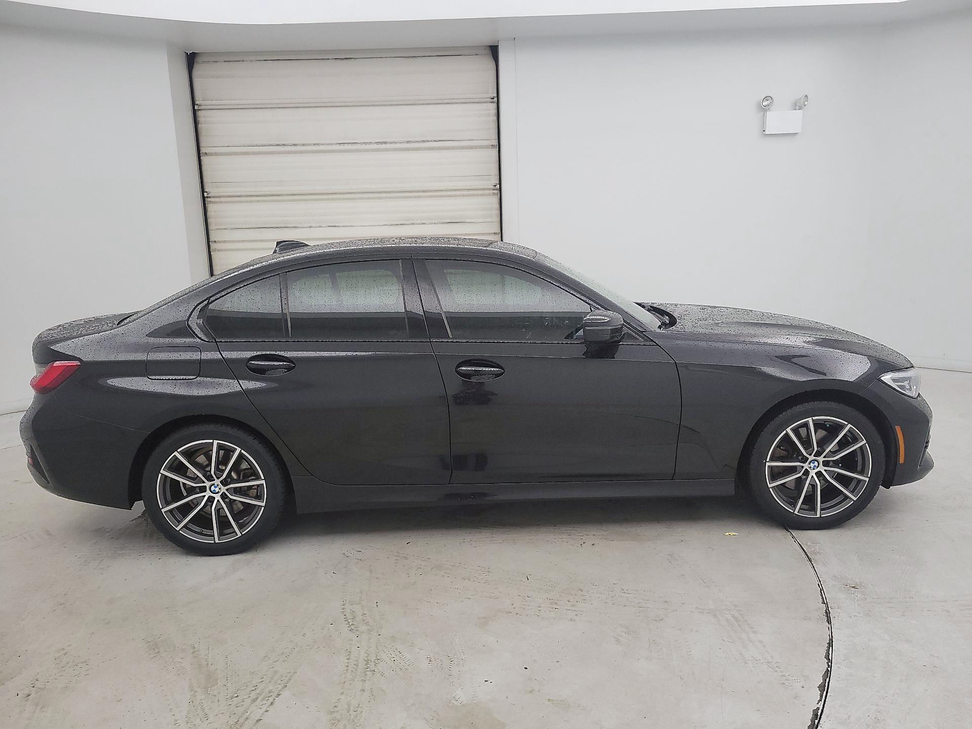 Thumbnail: 2021 BMW 3 Series - 4