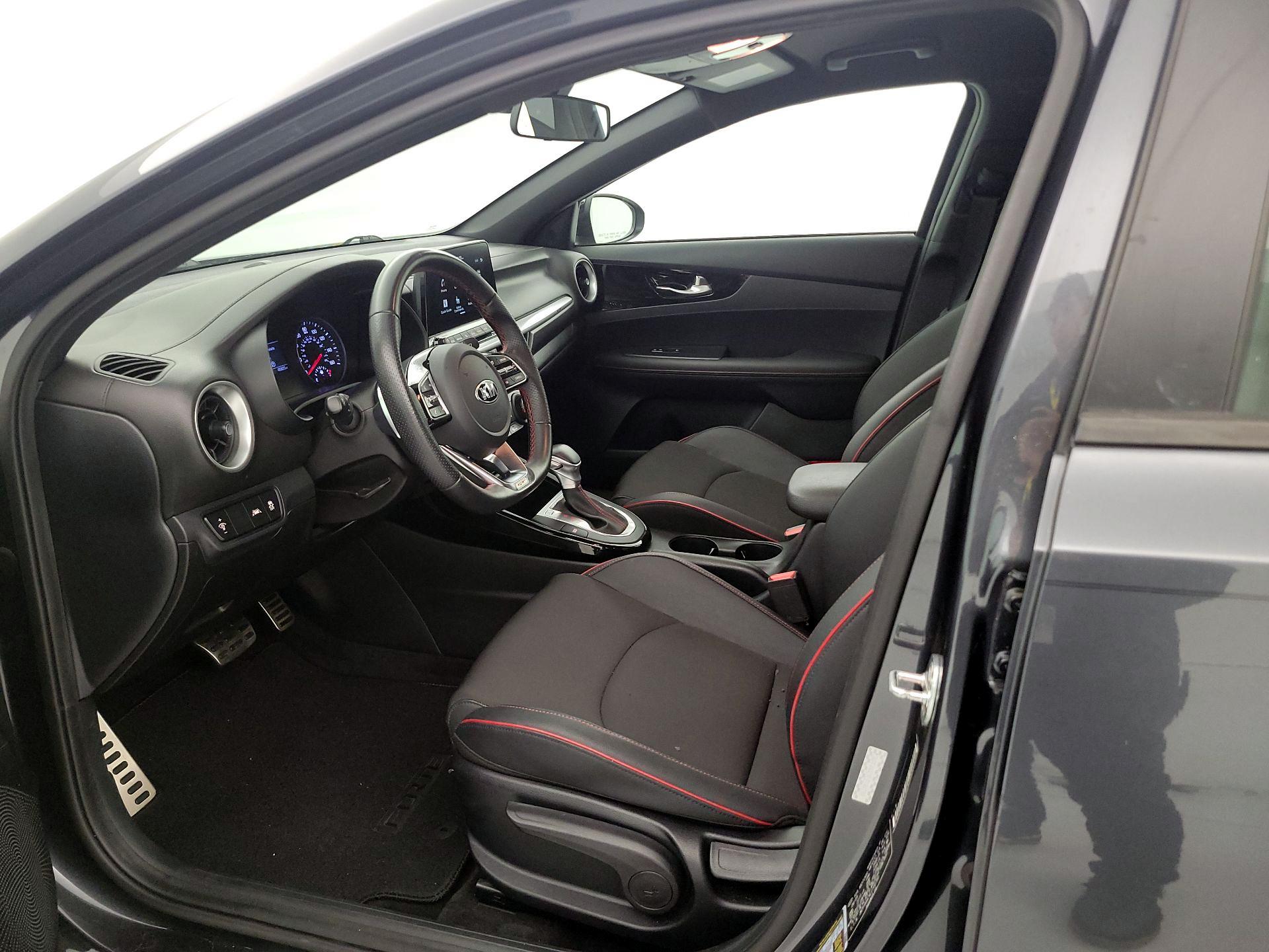 Thumbnail: 2020 Kia Forte - 11