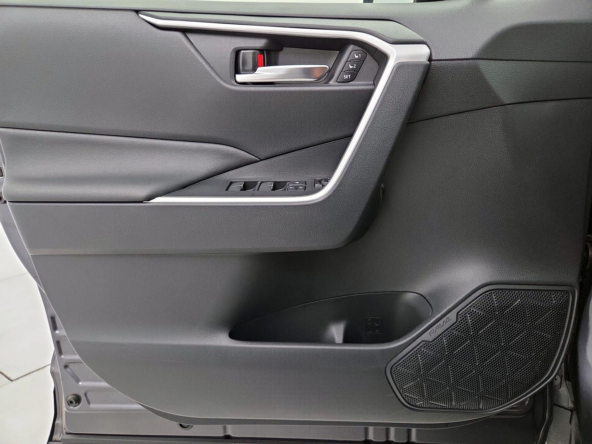Thumbnail: 2025 Toyota RAV4 - 12