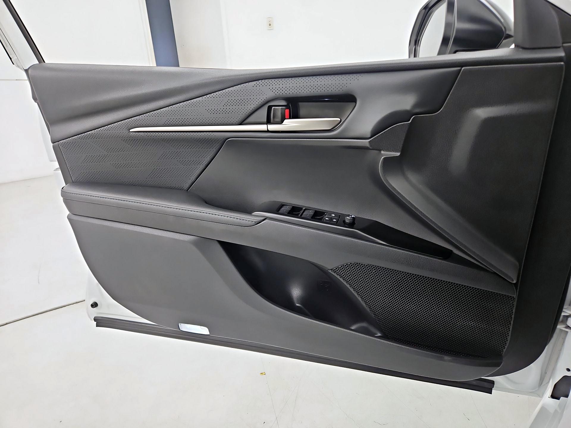 Thumbnail: 2025 Toyota Camry - 12