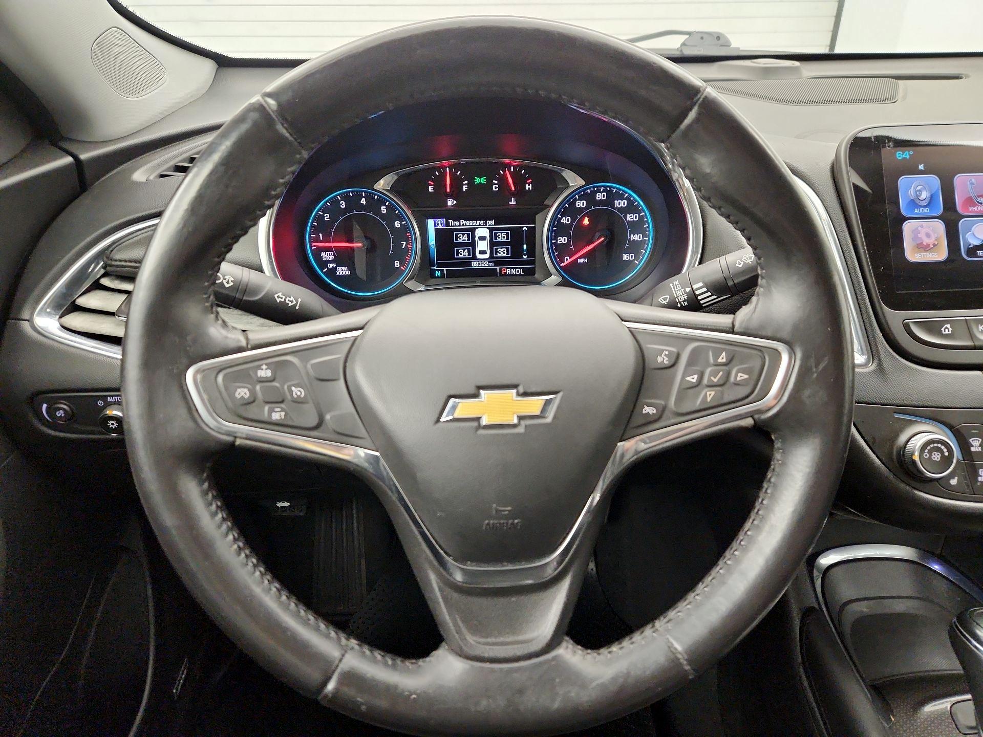 Thumbnail: 2017 Chevrolet Malibu - 10
