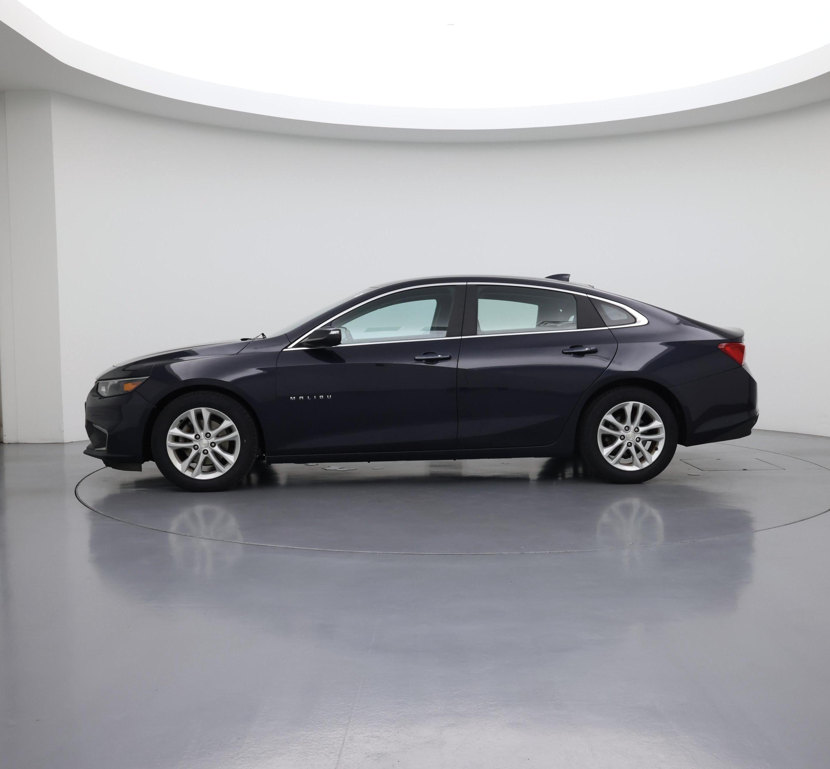 Thumbnail: 2017 Chevrolet Malibu - 3