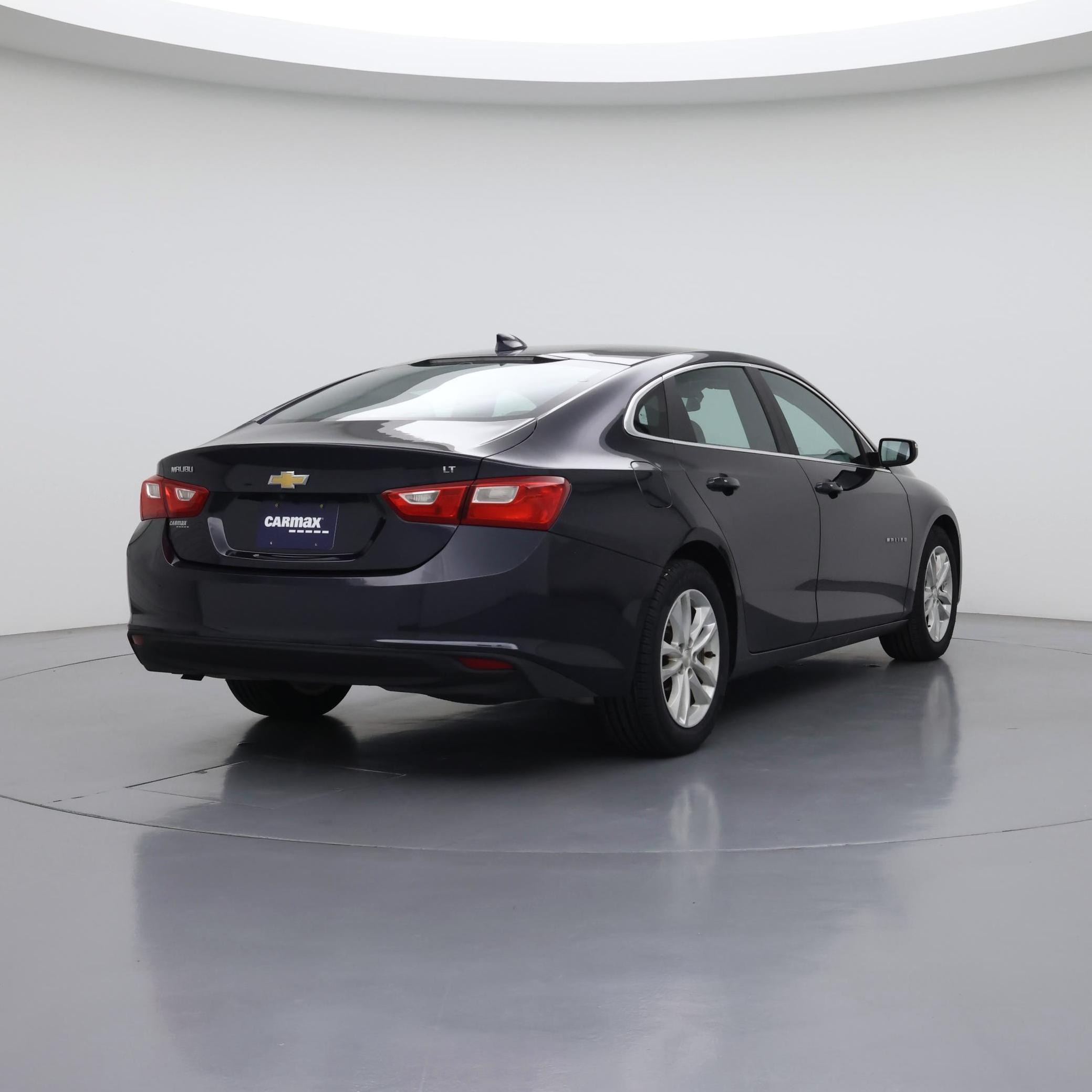 Thumbnail: 2017 Chevrolet Malibu - 8