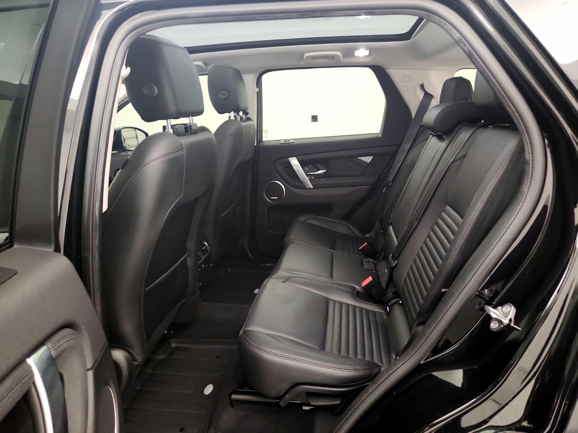 Thumbnail: 2021 Land Rover Discovery Sport - 20