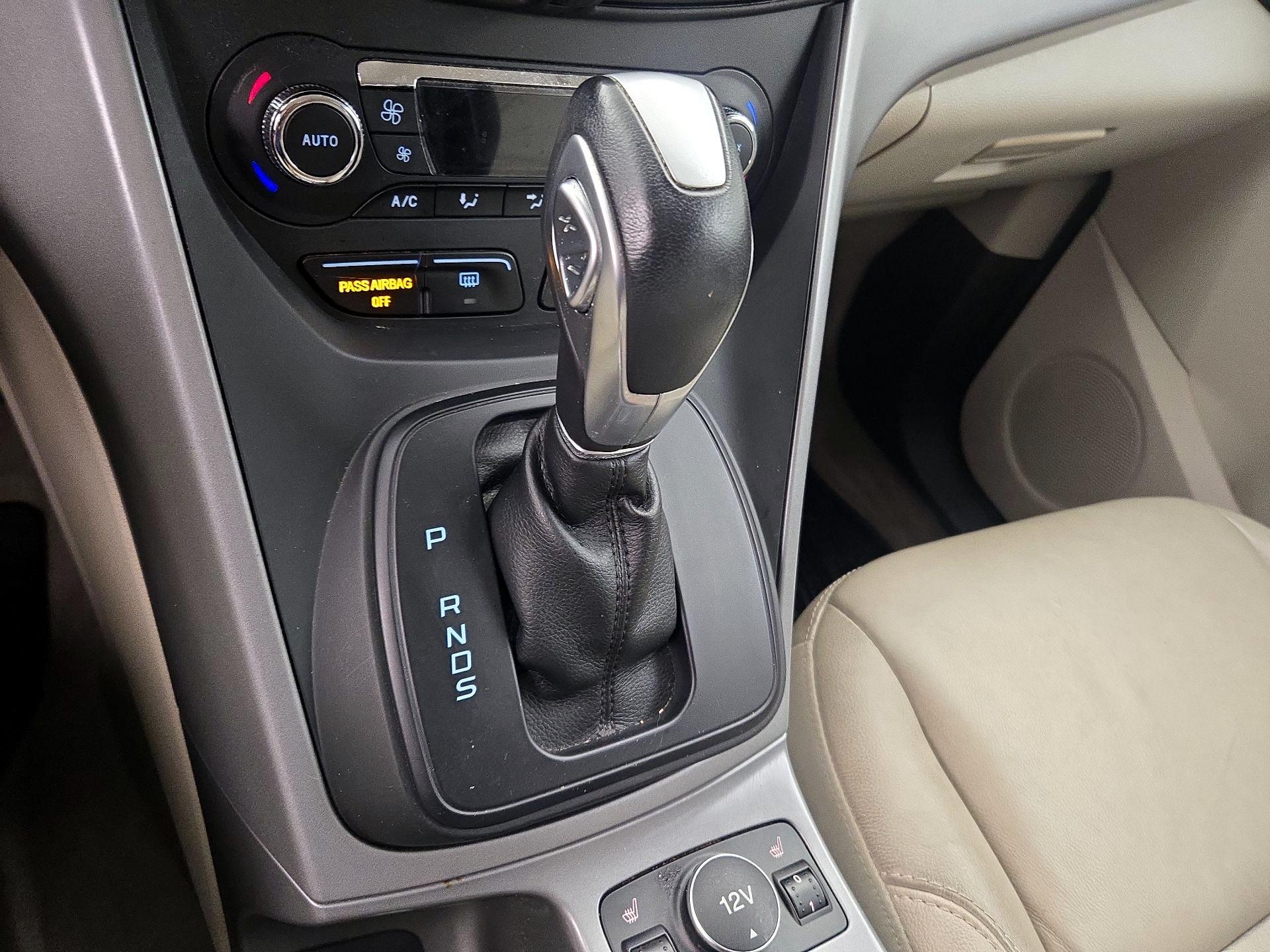 Thumbnail: 2015 Ford Escape - 17