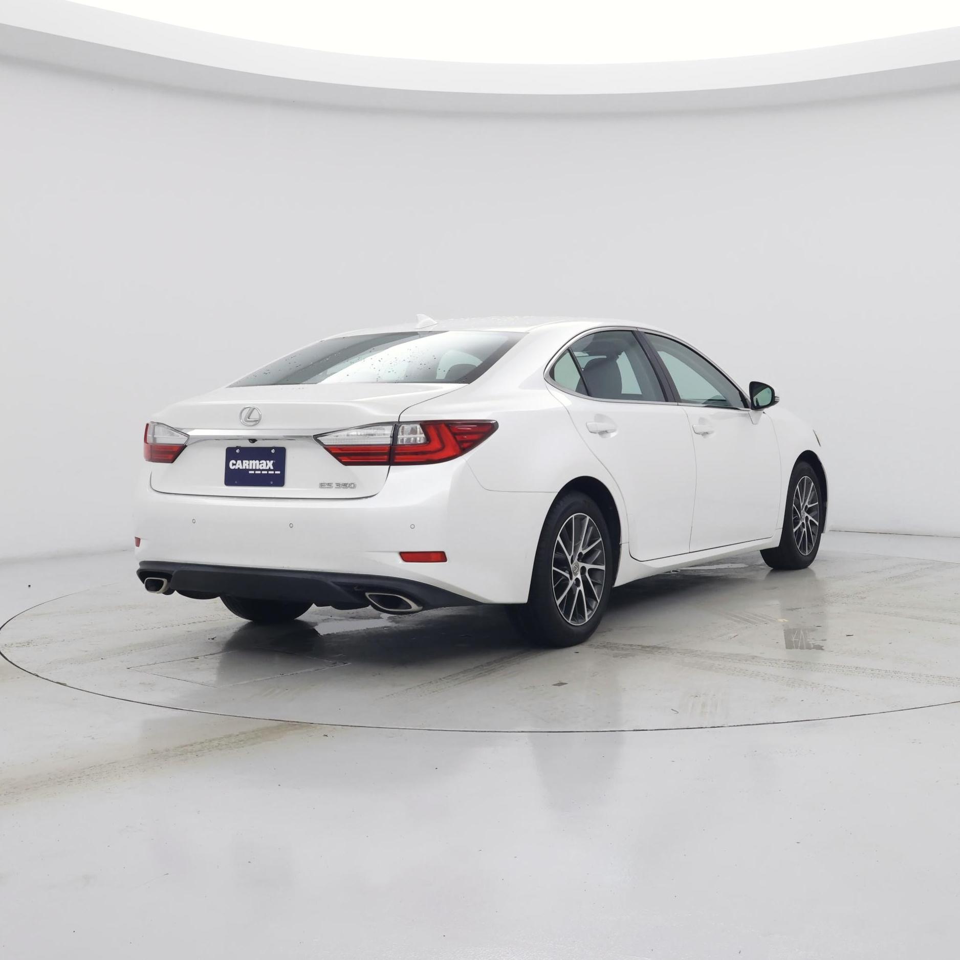 Thumbnail: 2017 Lexus ES - 8