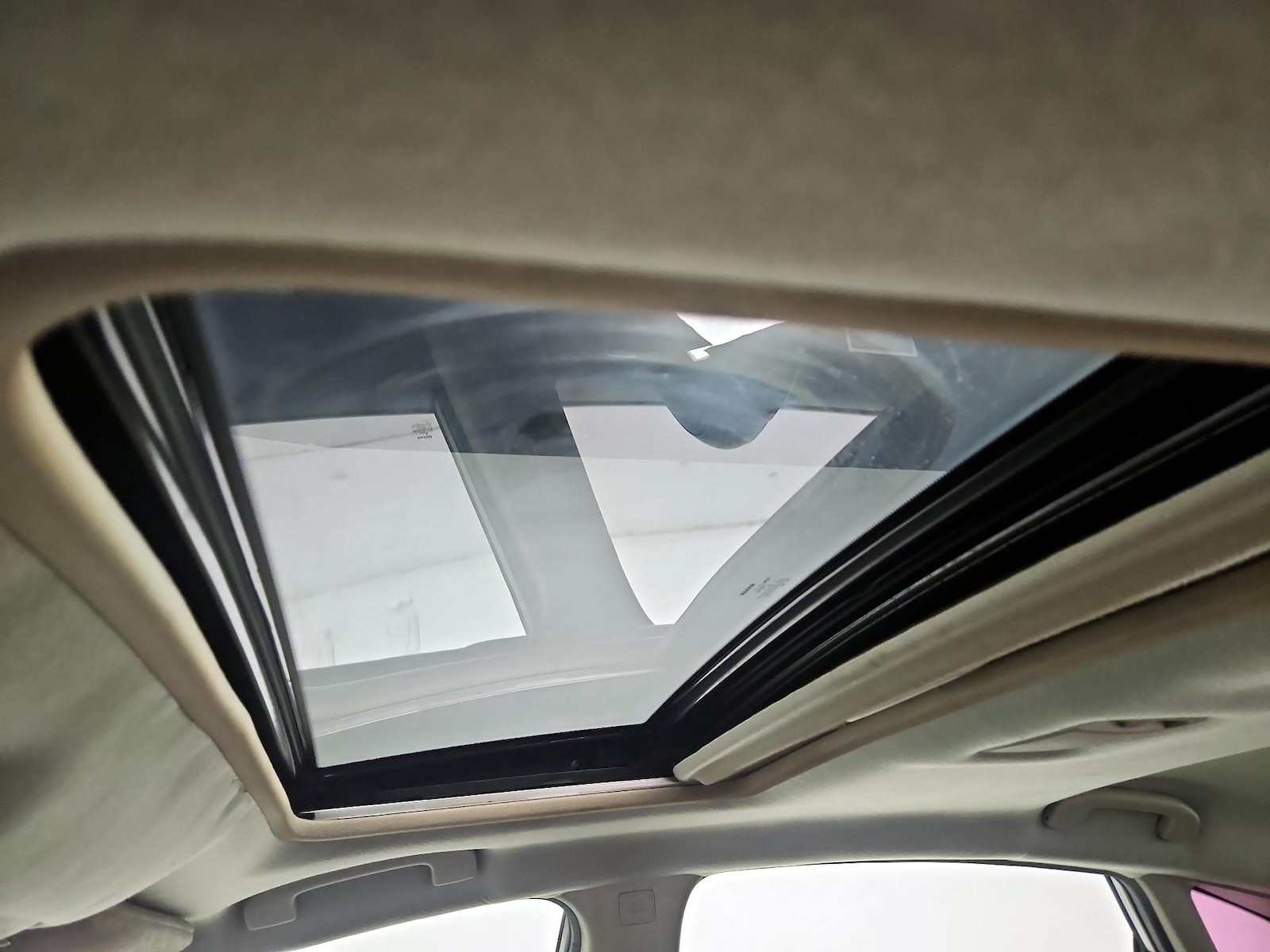 Sunroof(s) & Overhead Airbags