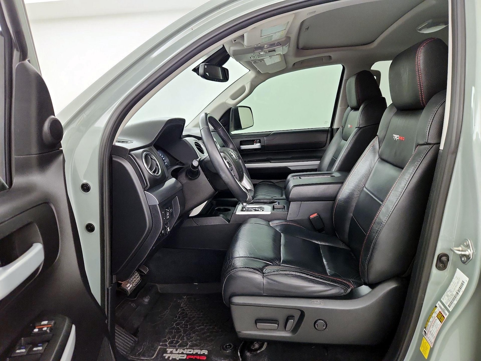 Power Seat(s) & Leather Seats