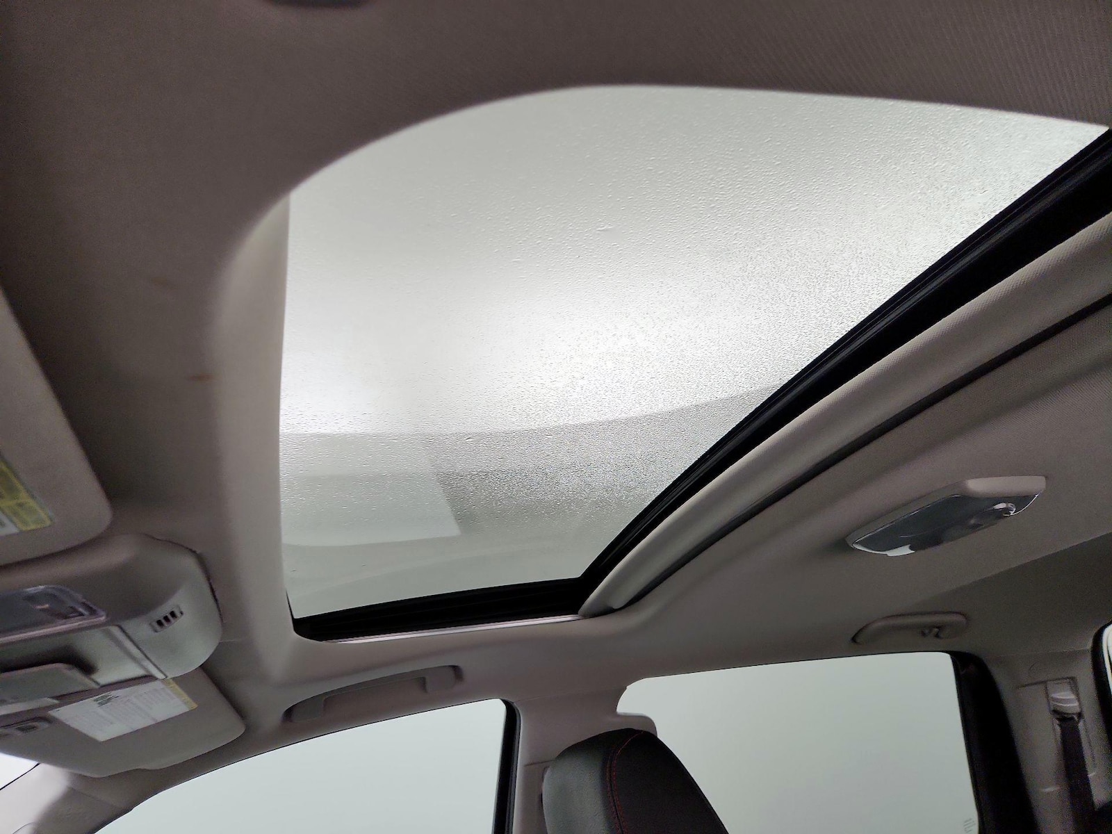 Sunroof(s) & Overhead Airbags