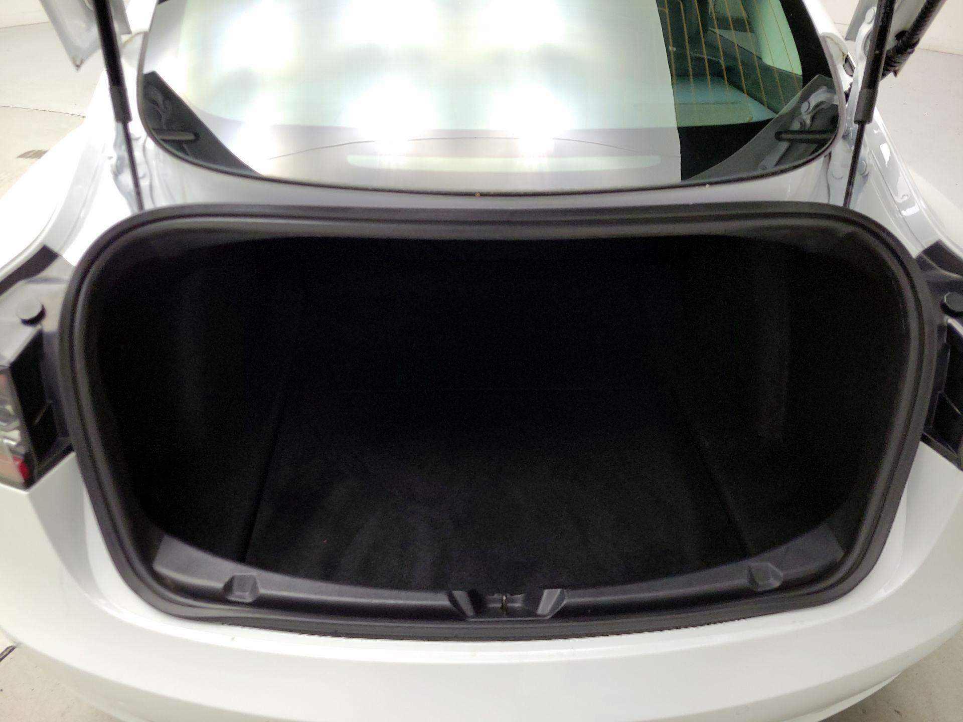 Thumbnail: 2020 Tesla Model 3 - 17