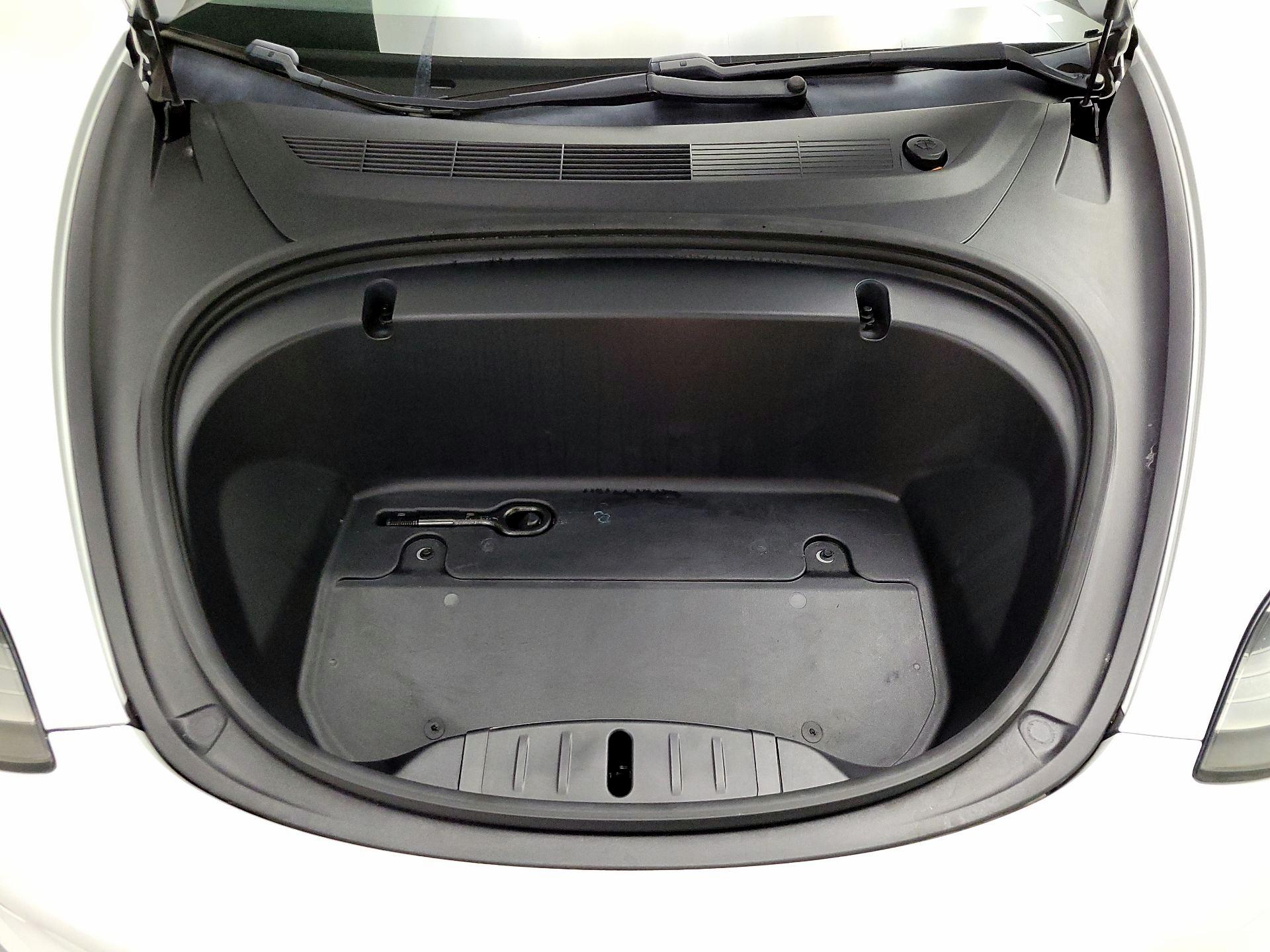 Thumbnail: 2020 Tesla Model 3 - 18